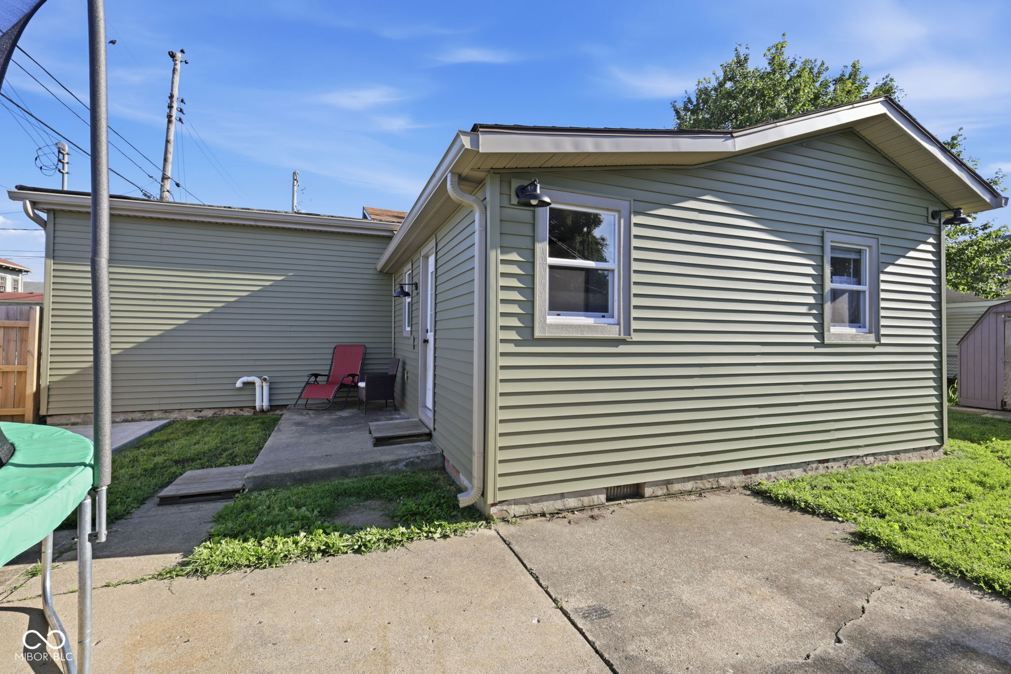 20 W Locust Street