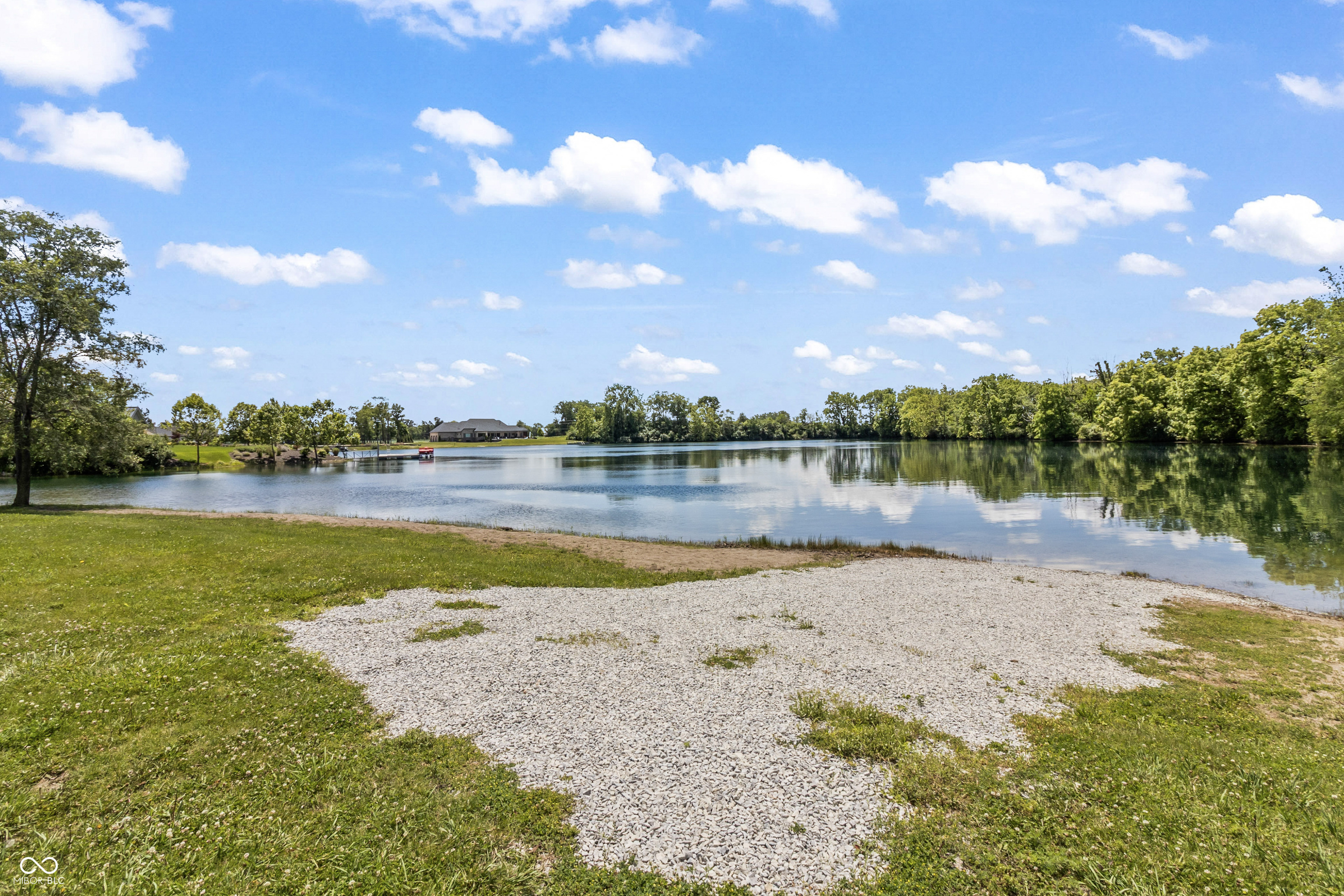 7179 N Lakeshore Drive