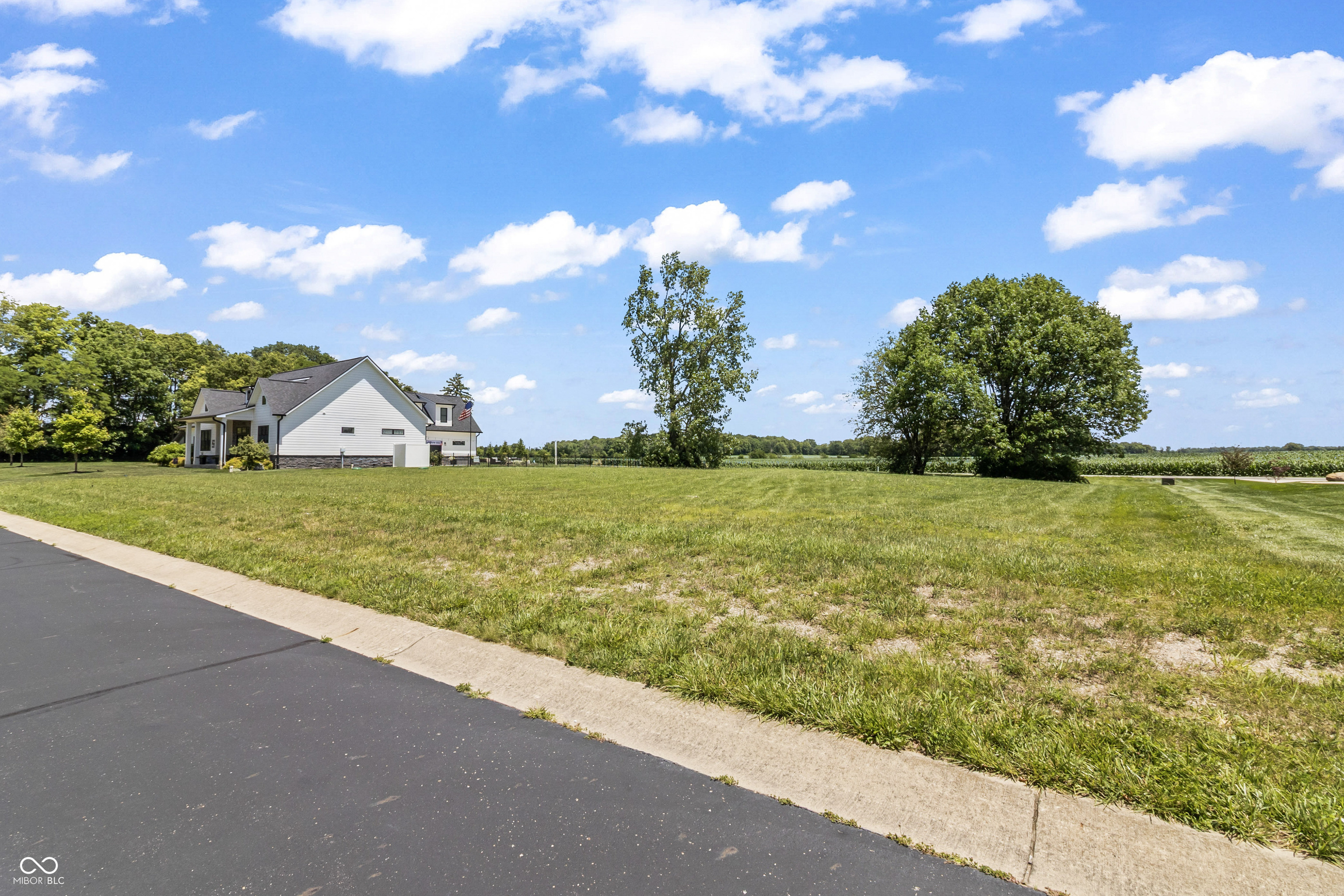 7179 N Lakeshore Drive