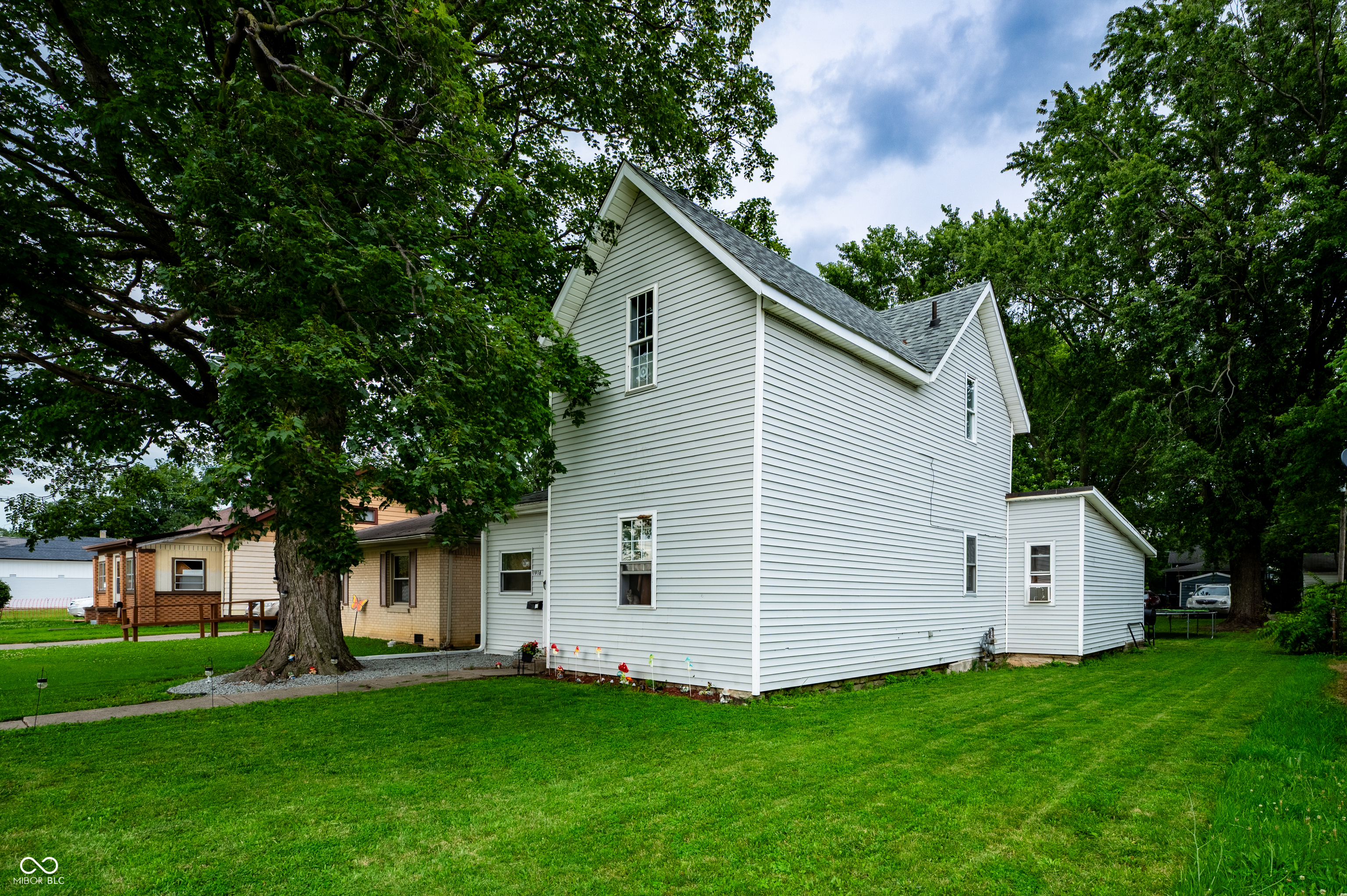 1916 Main Street