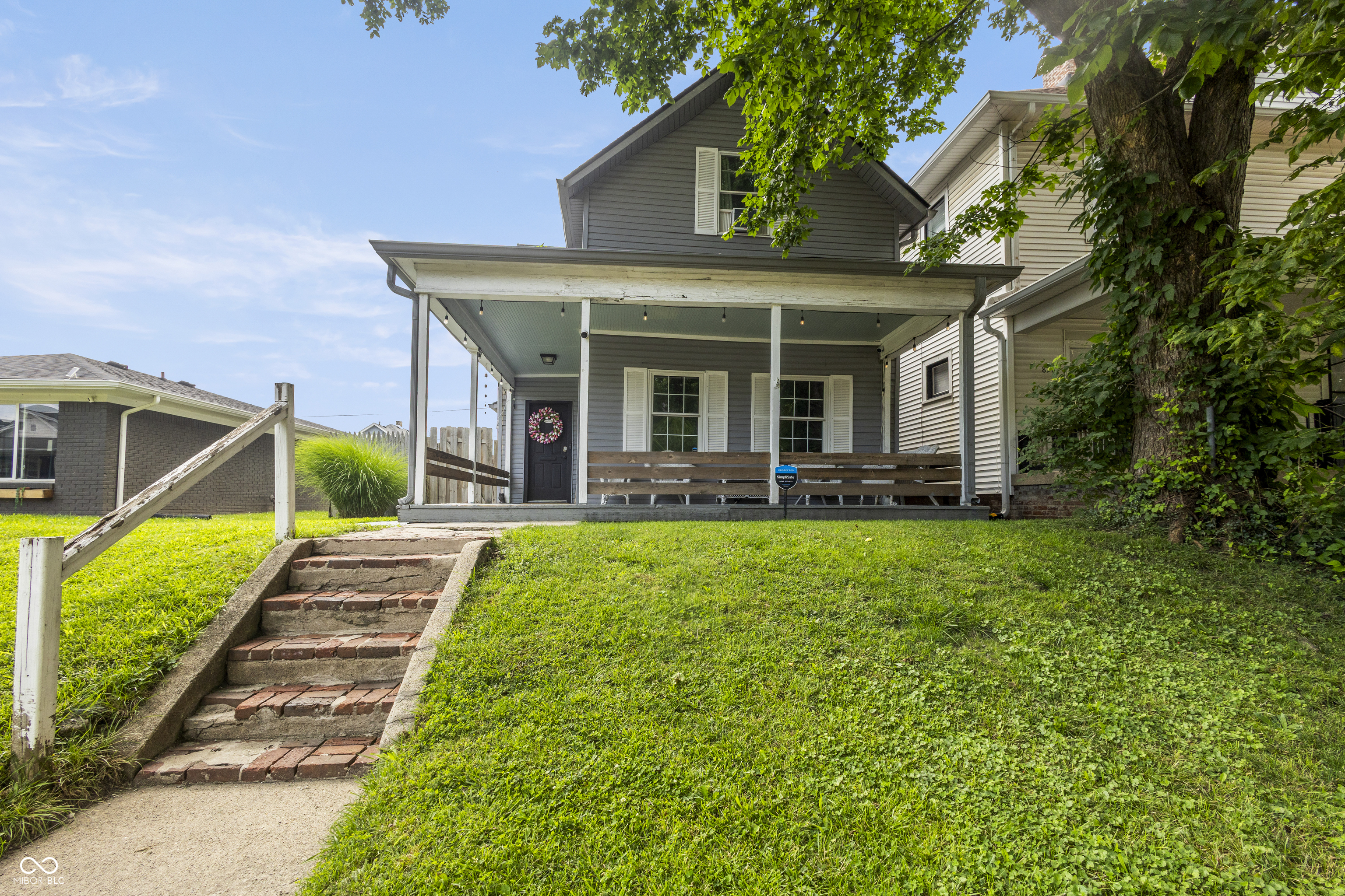 822 N Beville Avenue