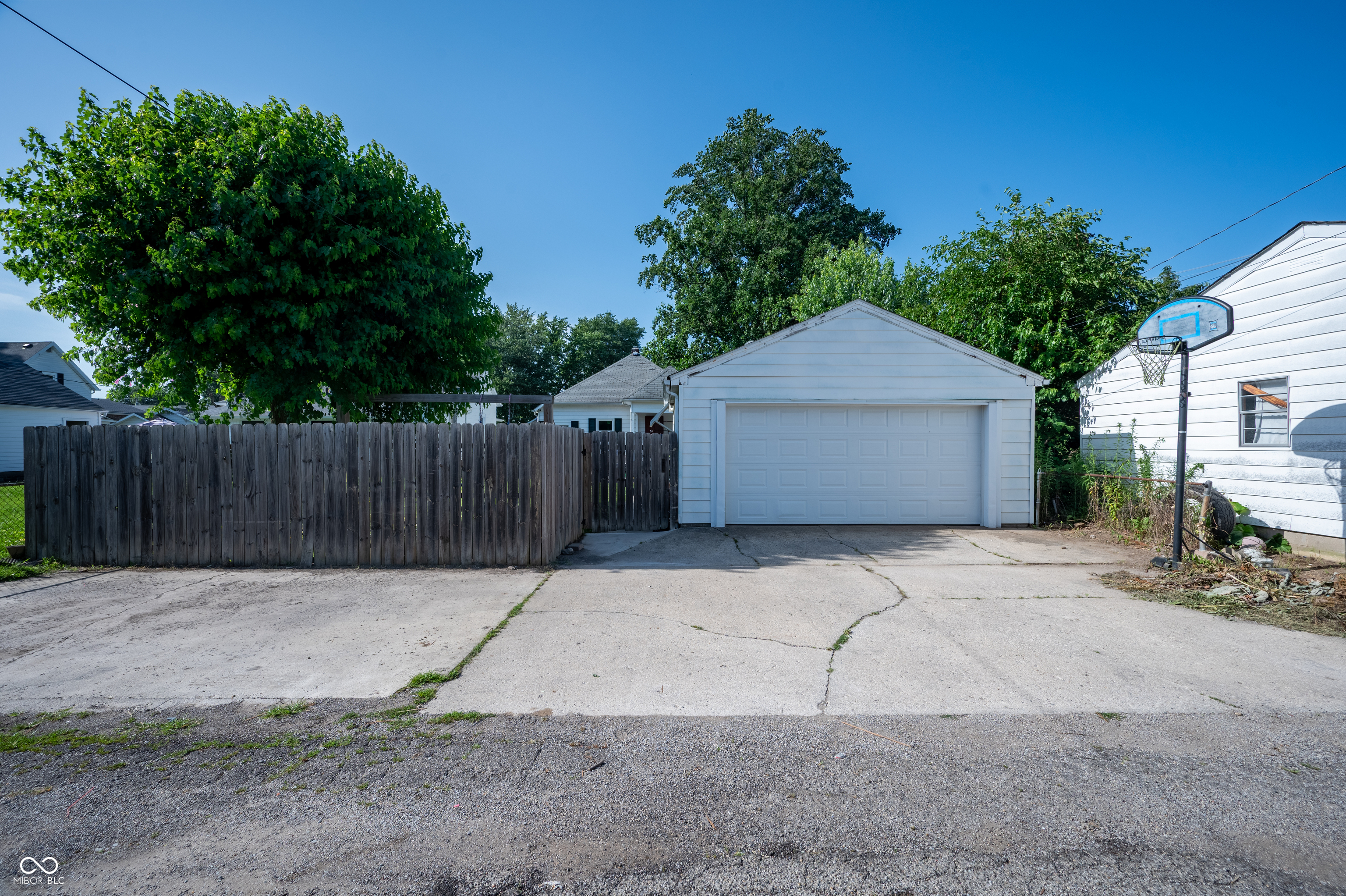 1211 W 7th Street