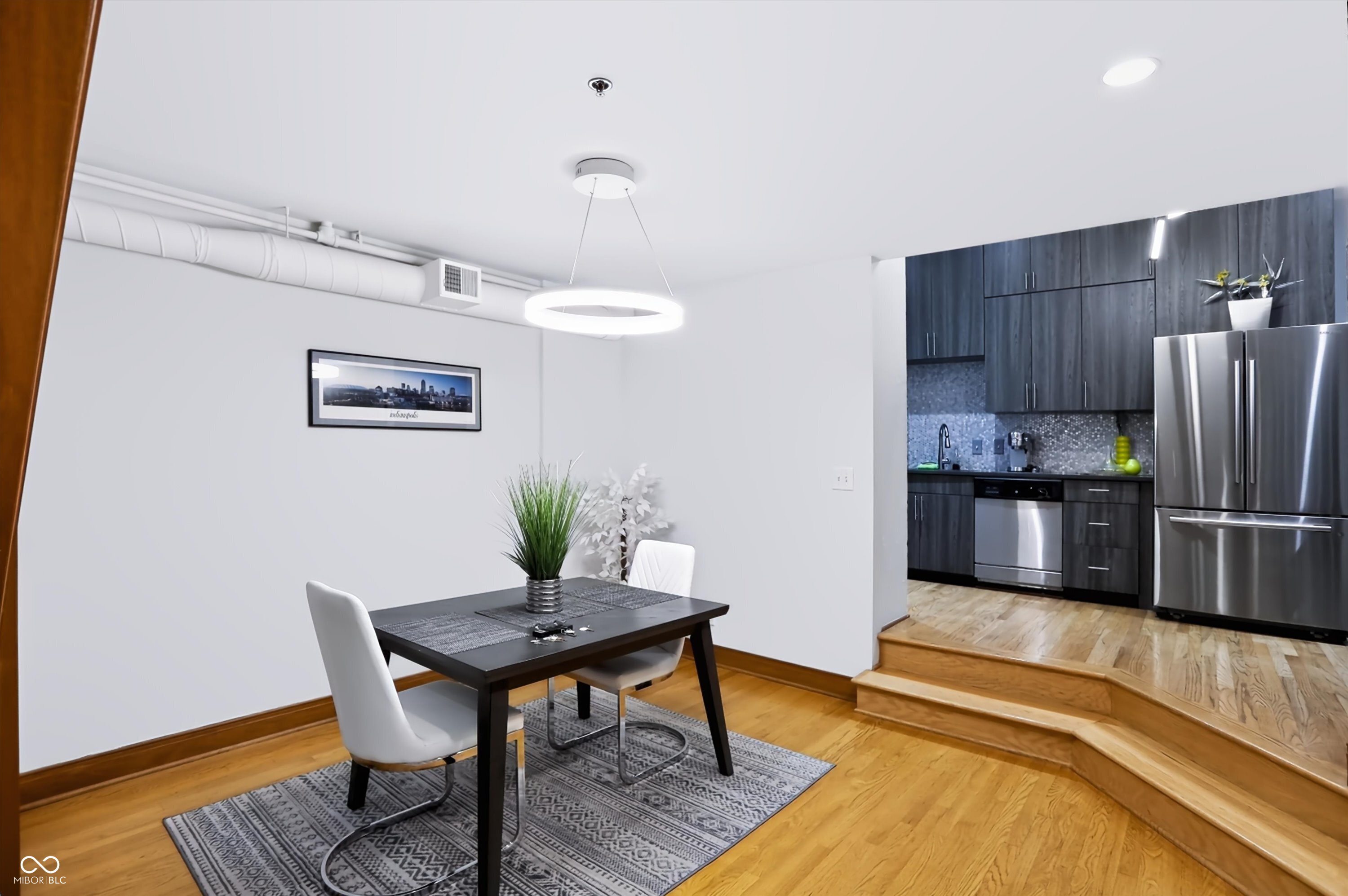 735 Lexington Avenue Unit: 15