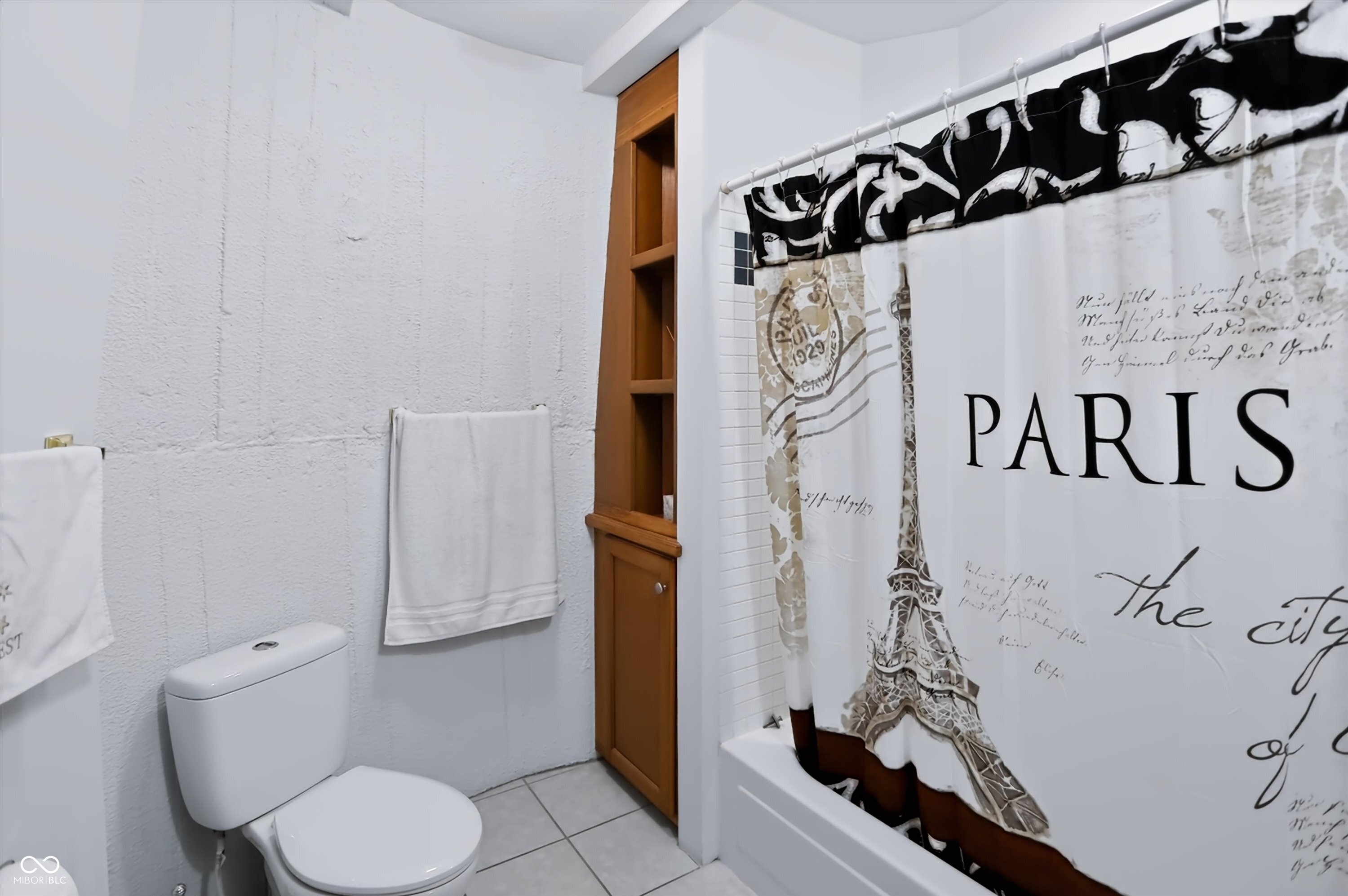 735 Lexington Avenue Unit: 15