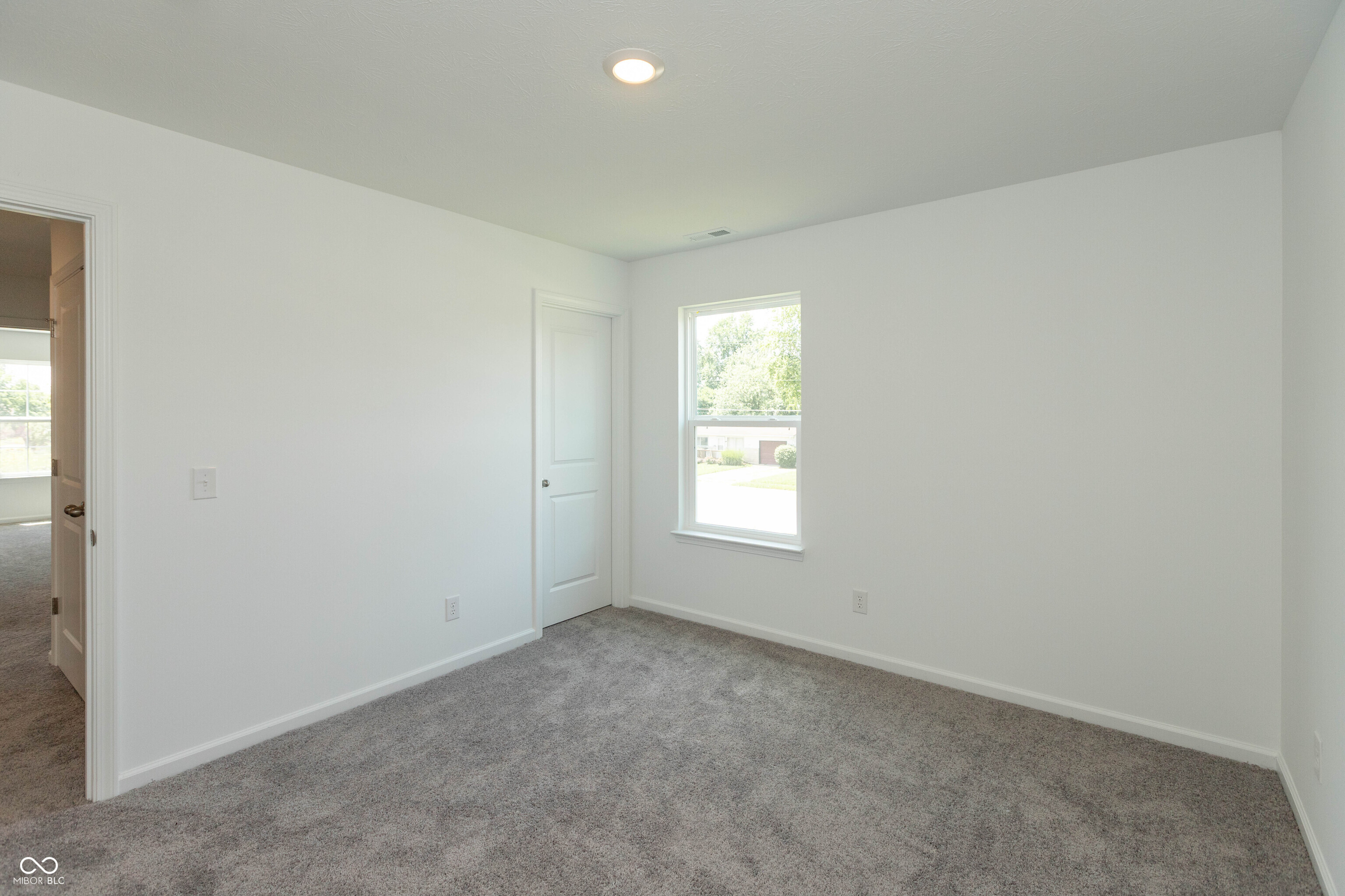 1010 Stratford Lane