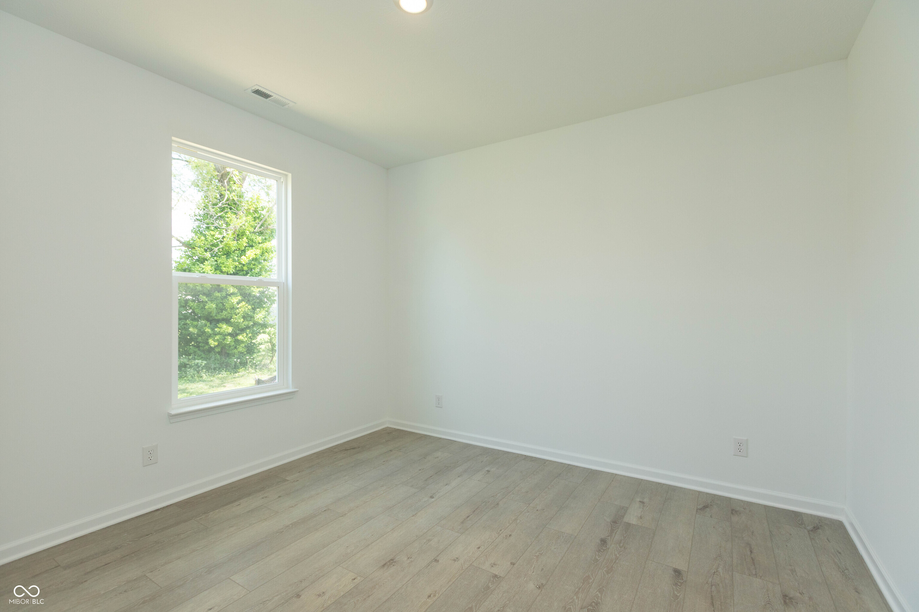 1010 Stratford Lane