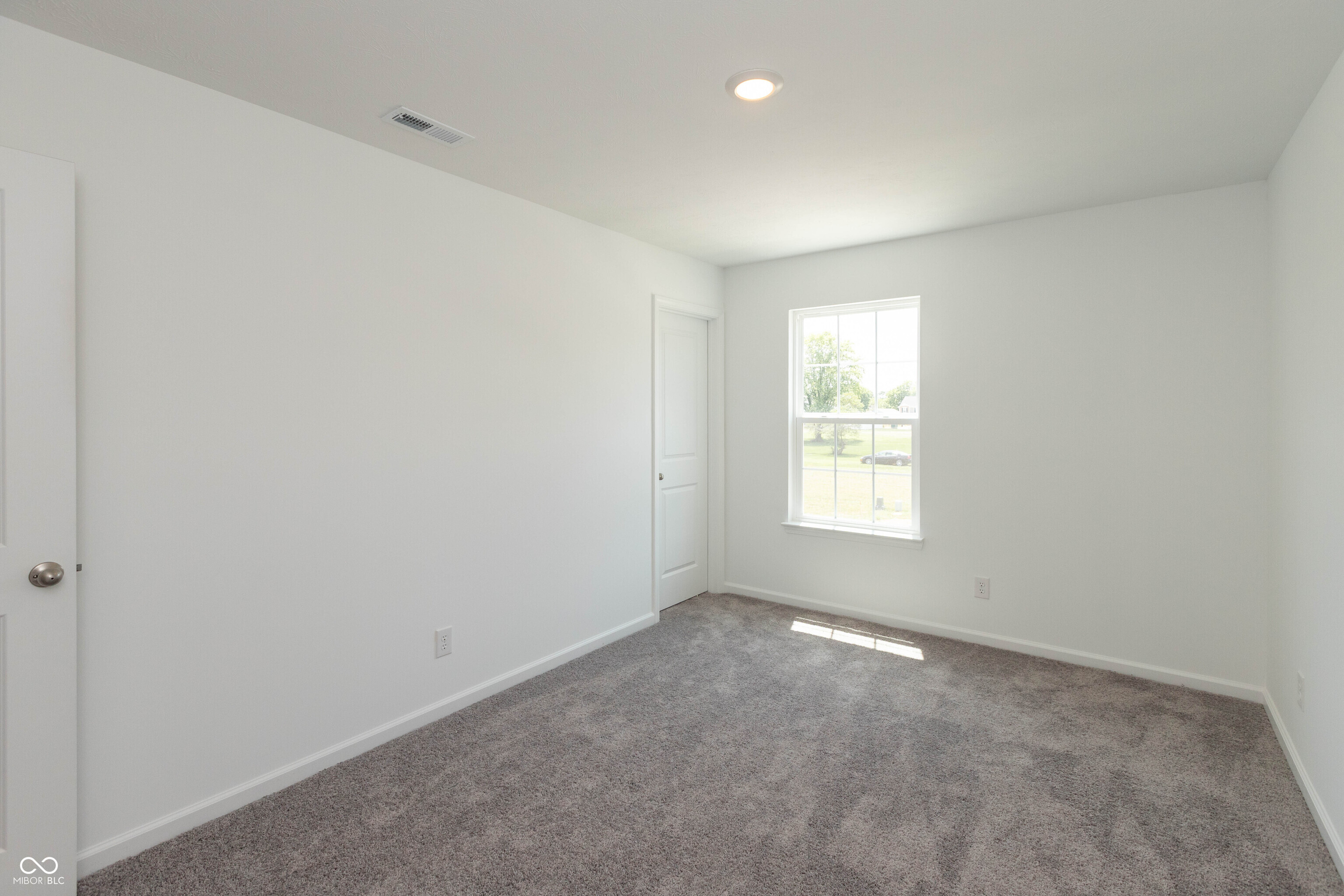 1010 Stratford Lane