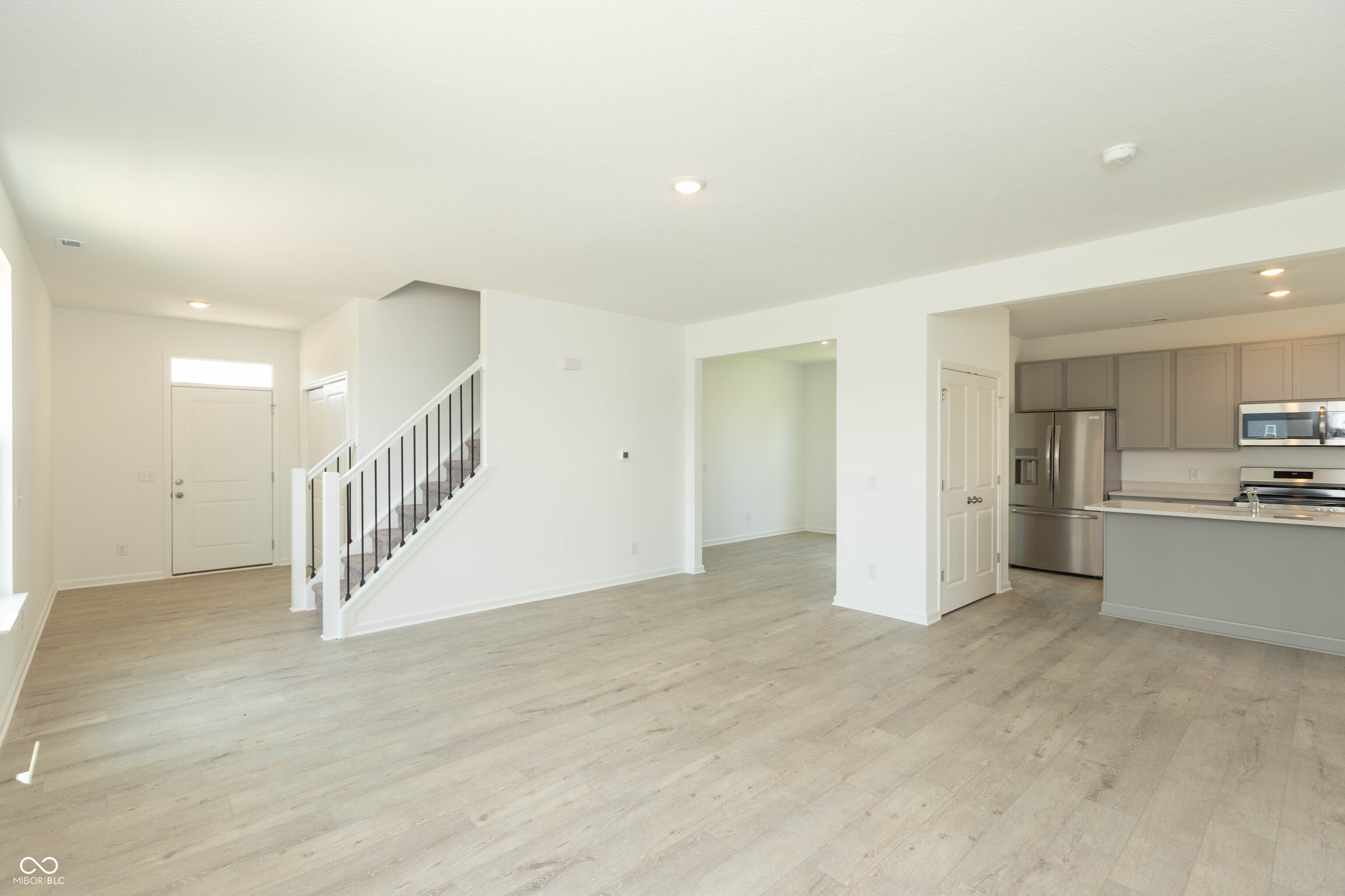 1010 Stratford Lane