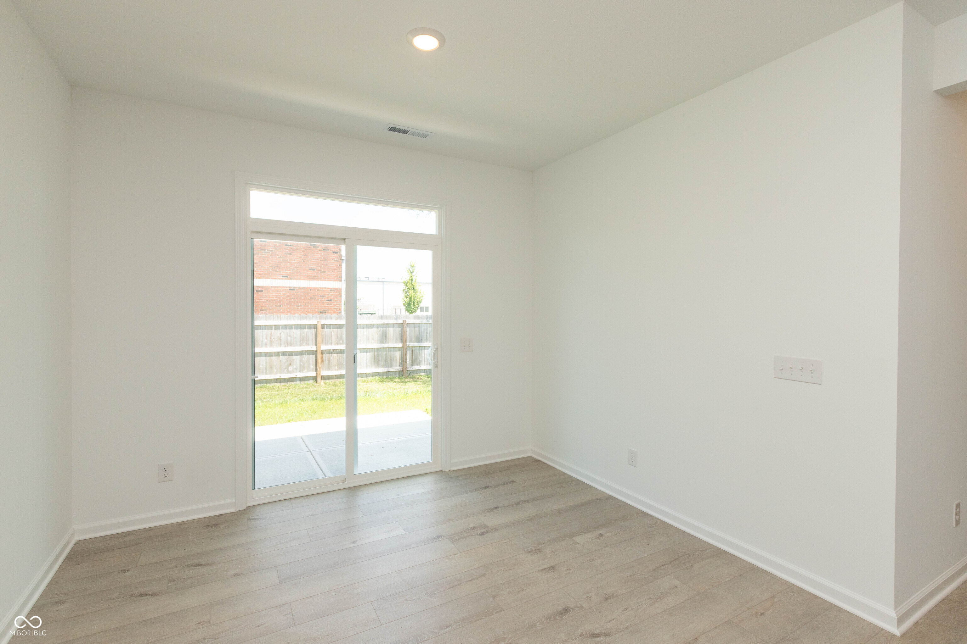 1010 Stratford Lane