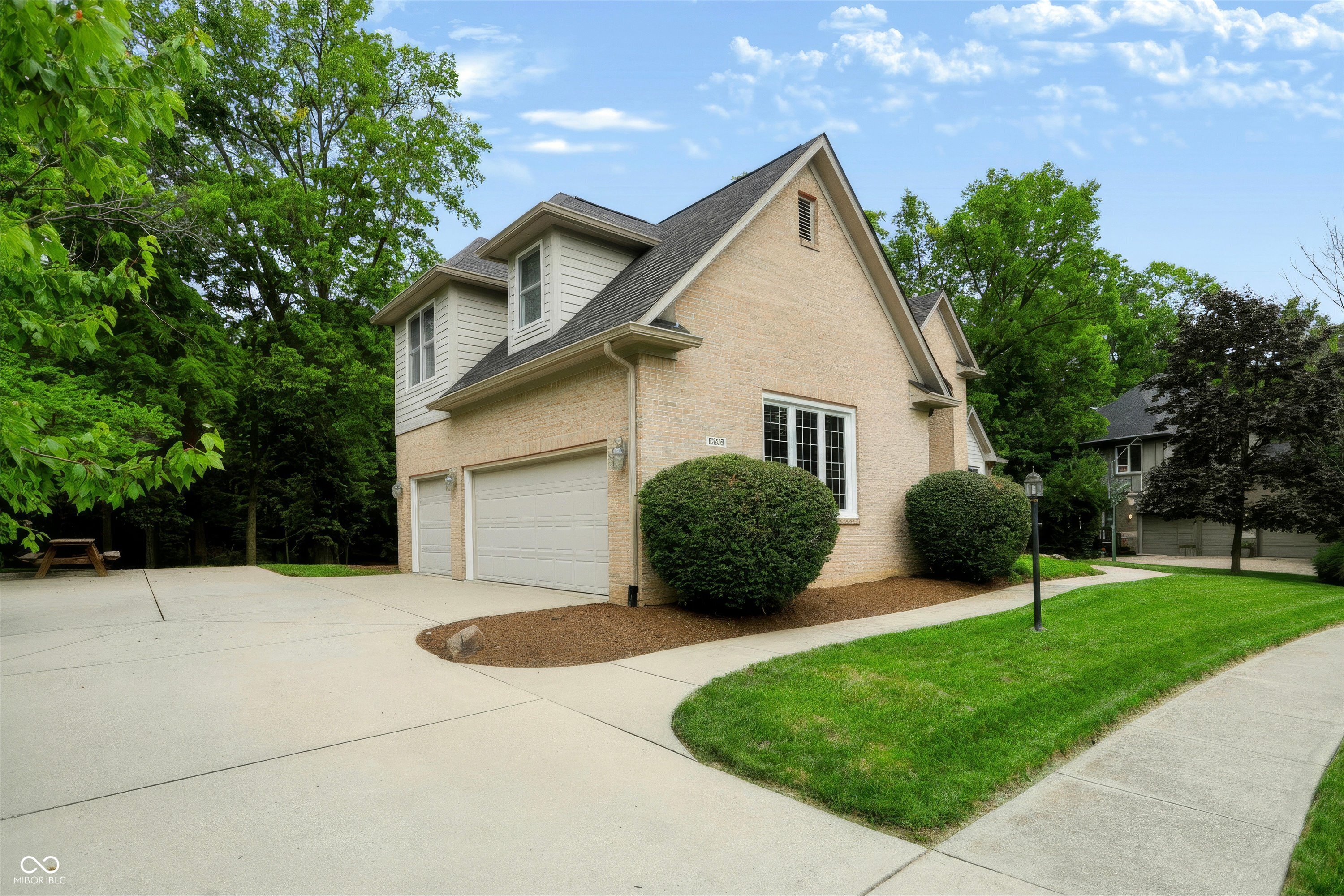 9330 E Timberline Drive