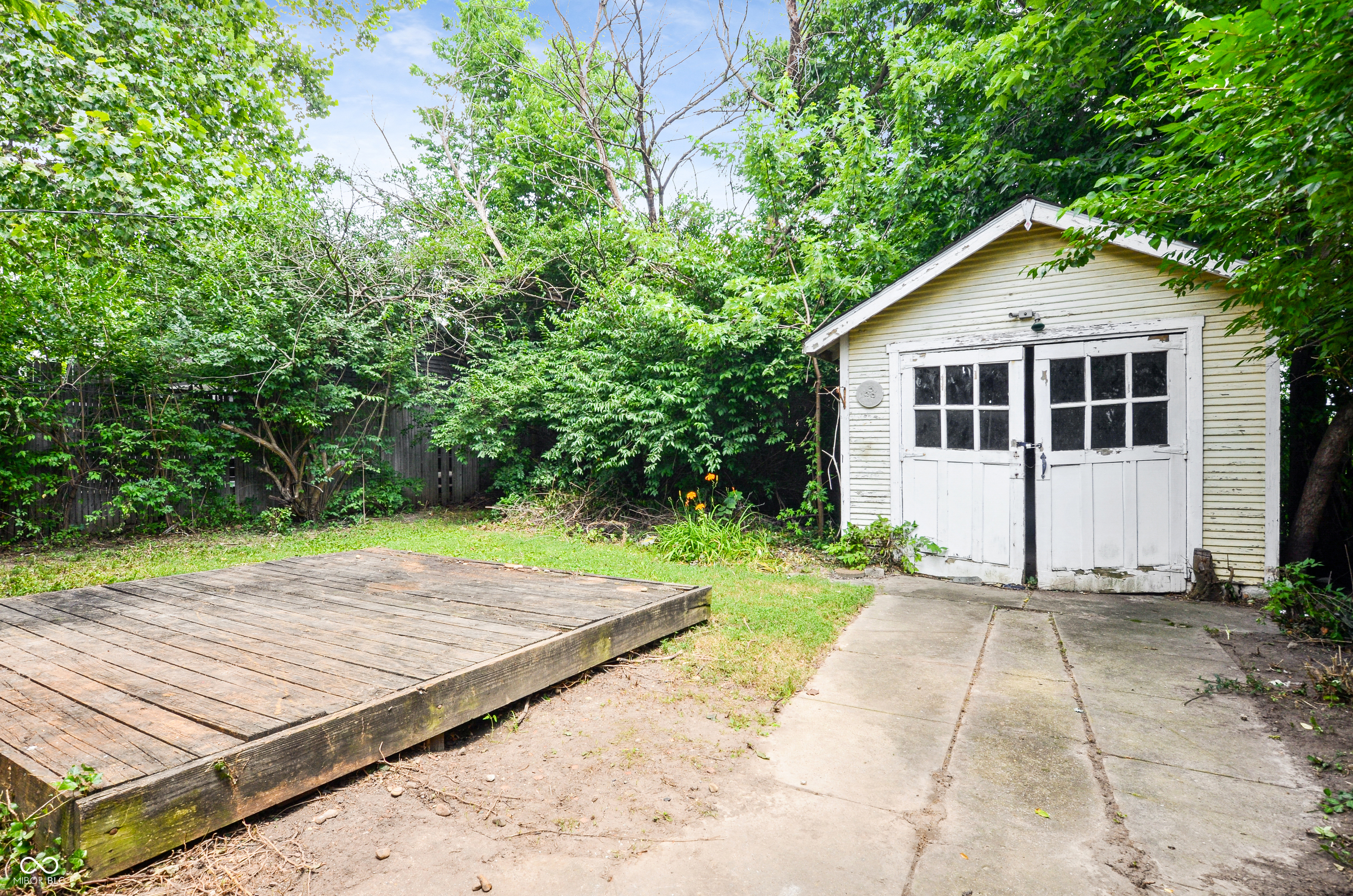 1219 N Drexel Avenue