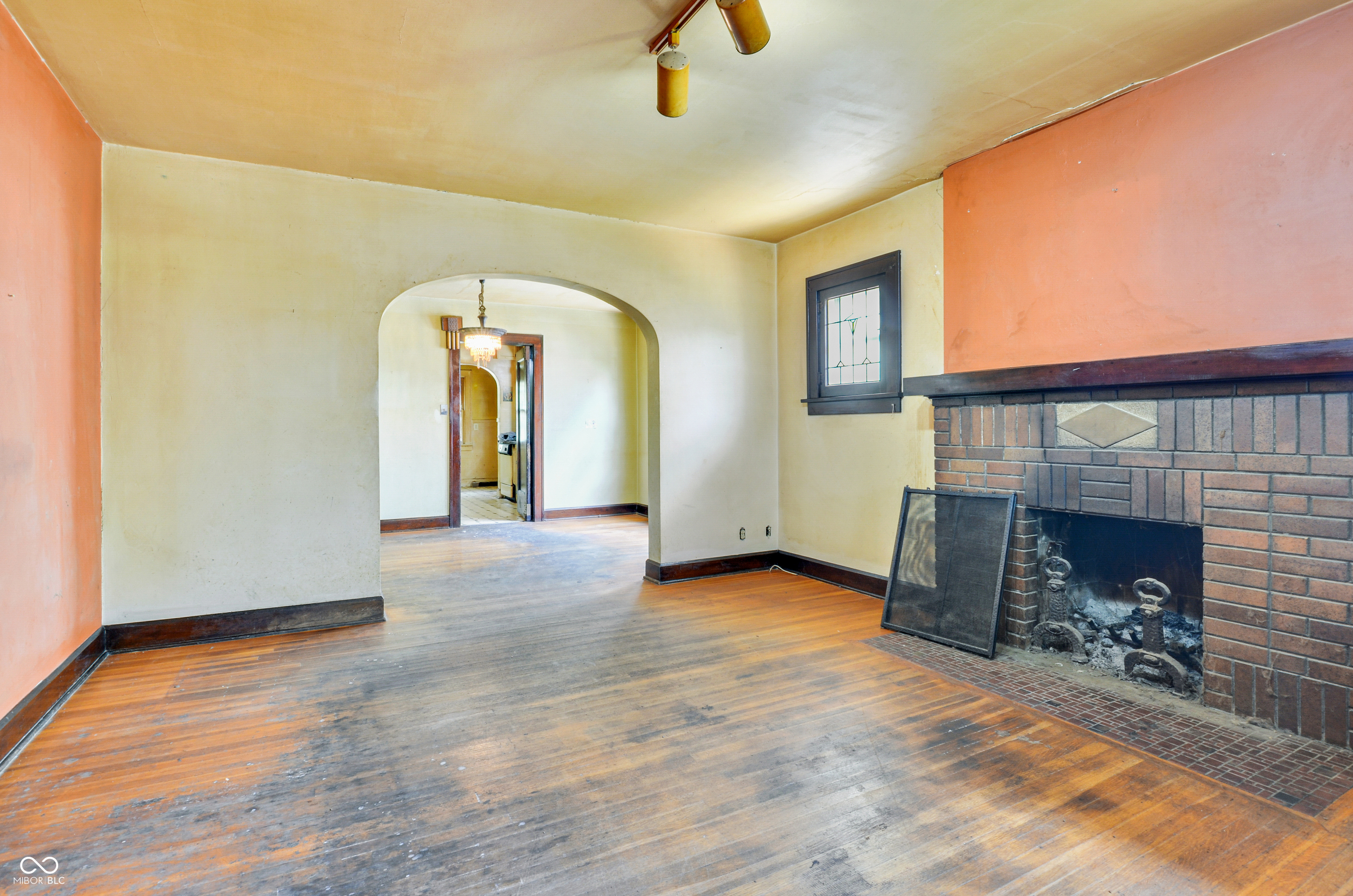 1219 N Drexel Avenue
