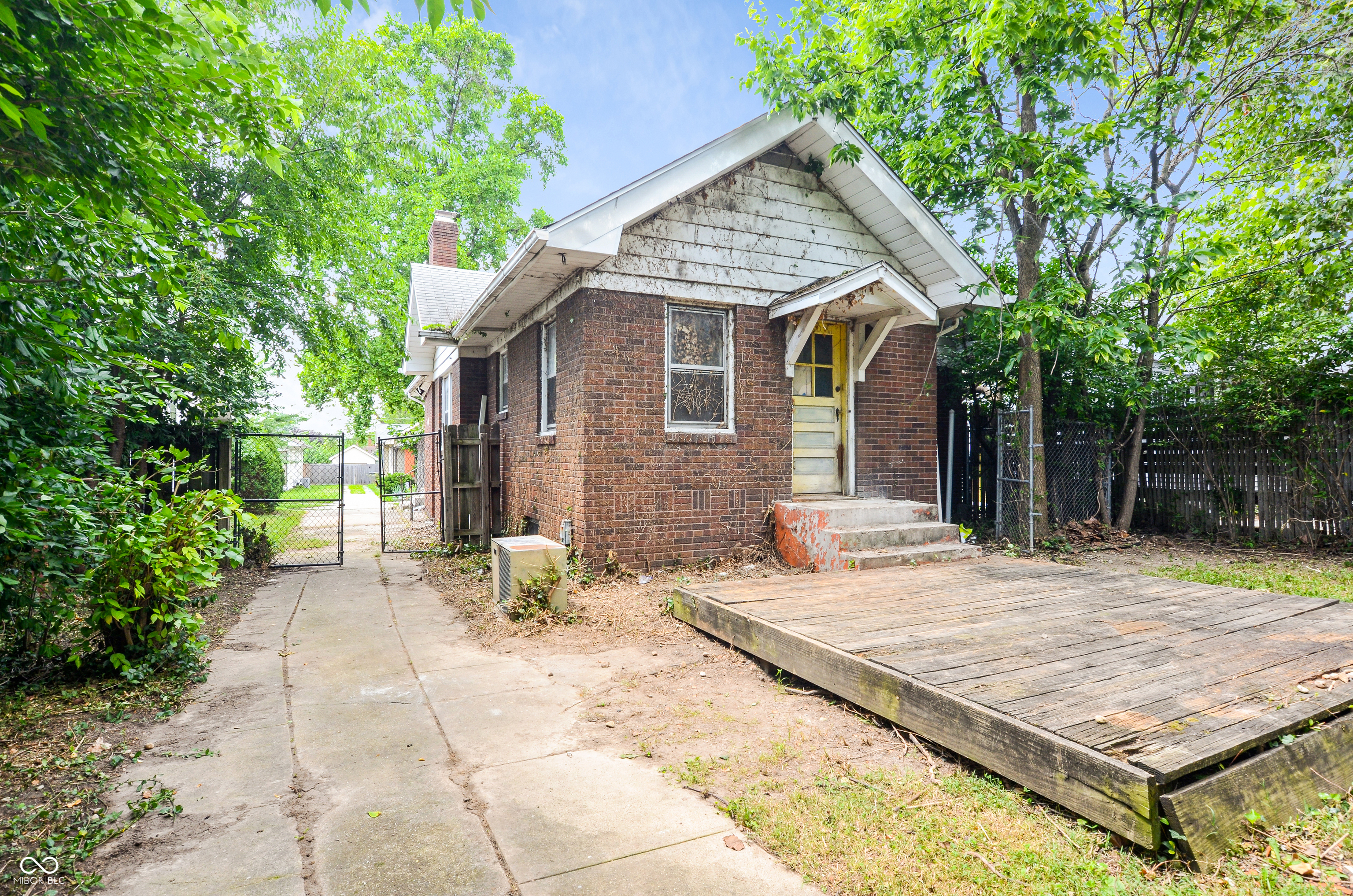 1219 N Drexel Avenue
