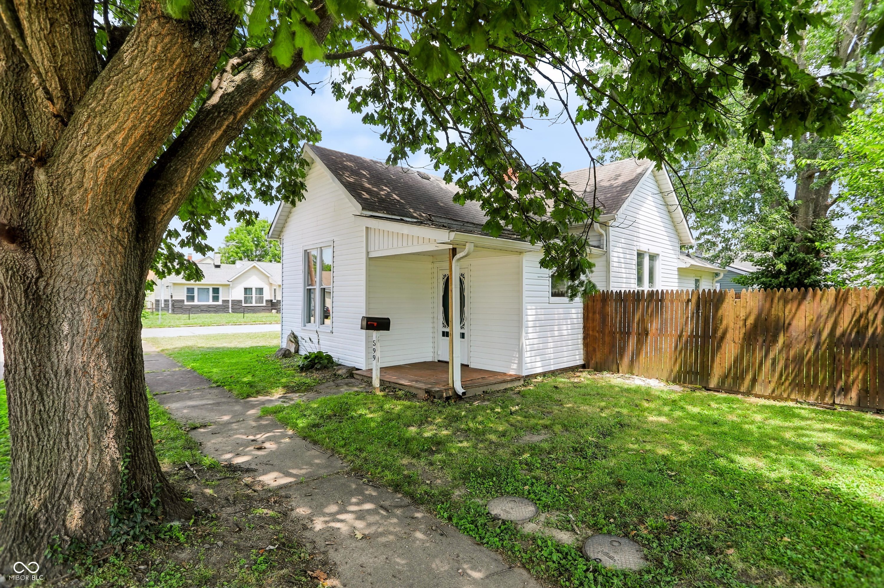 599 Duane Street
