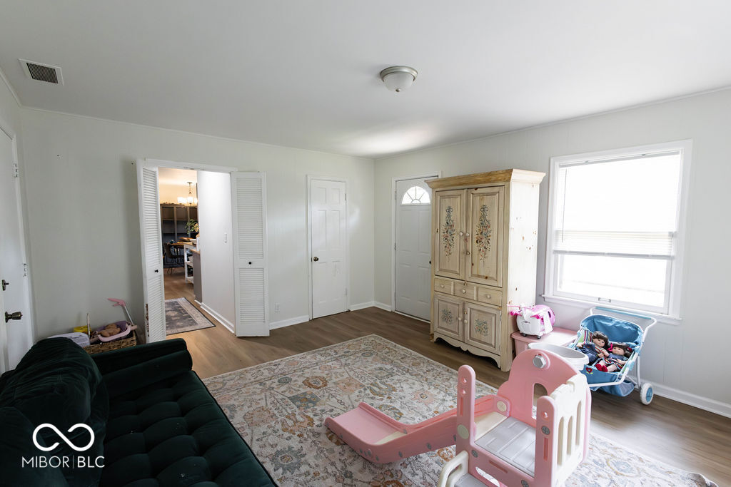 2427 Shady Lane