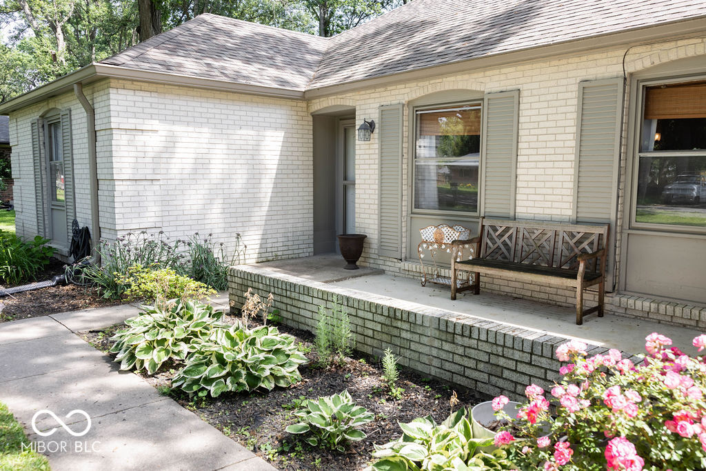 2427 Shady Lane