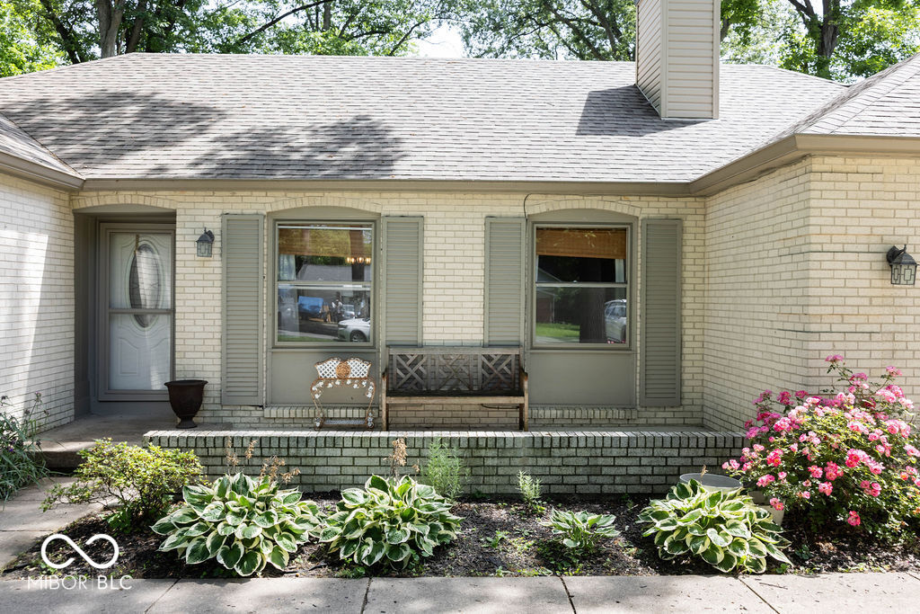 2427 Shady Lane