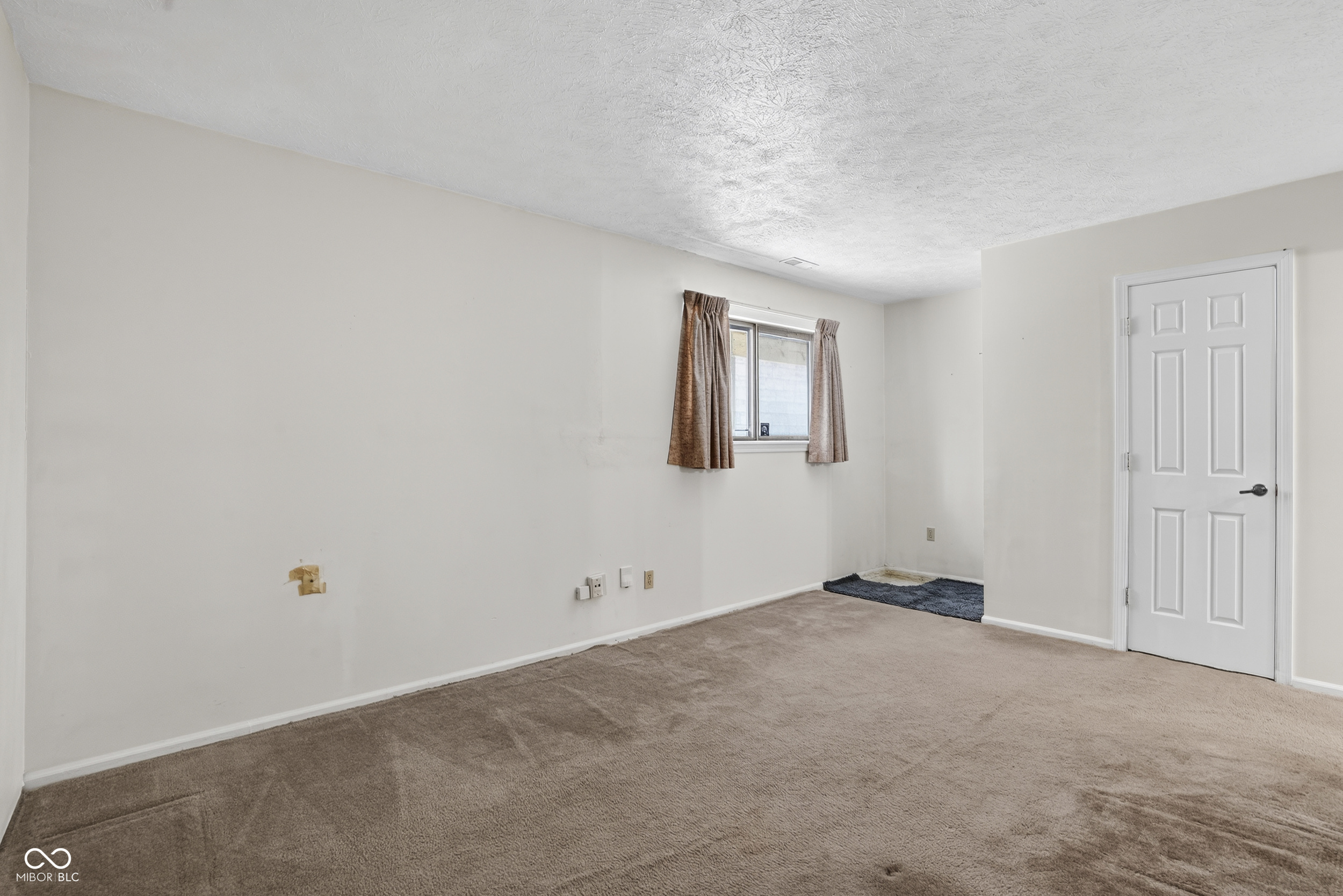8105 Valley Farms Trail