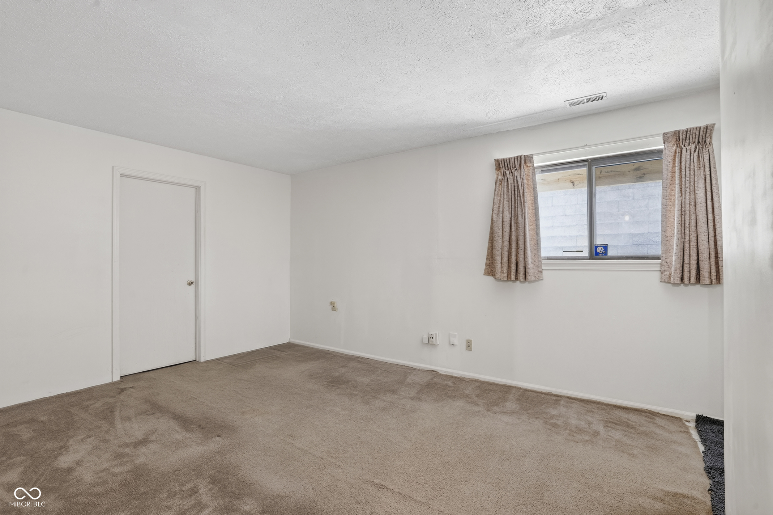 8105 Valley Farms Trail