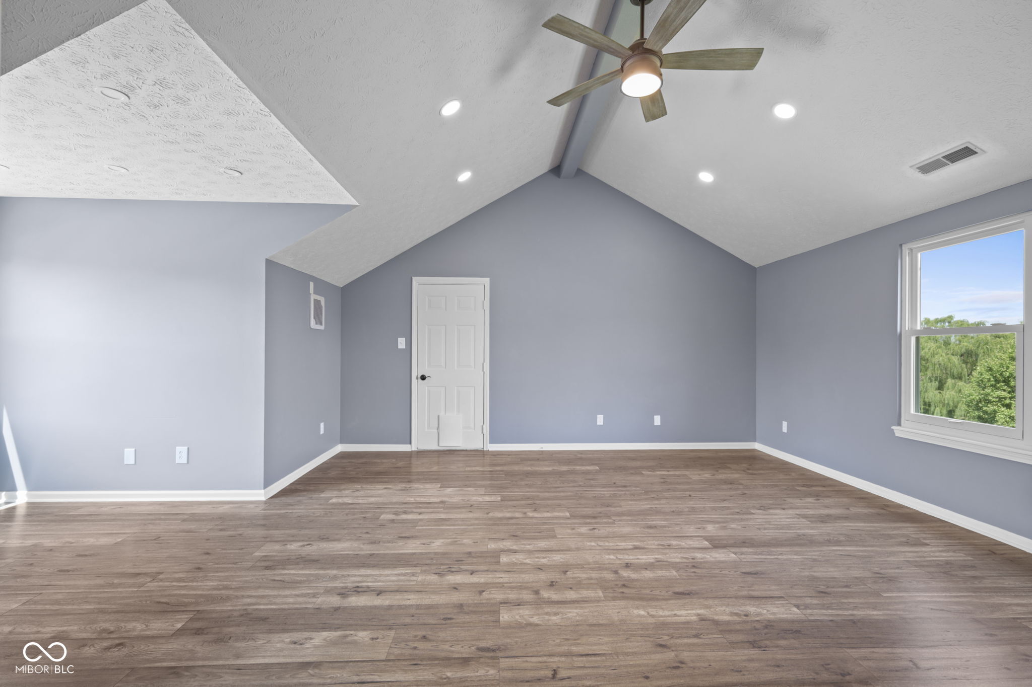7975 Meadow Bend Circle