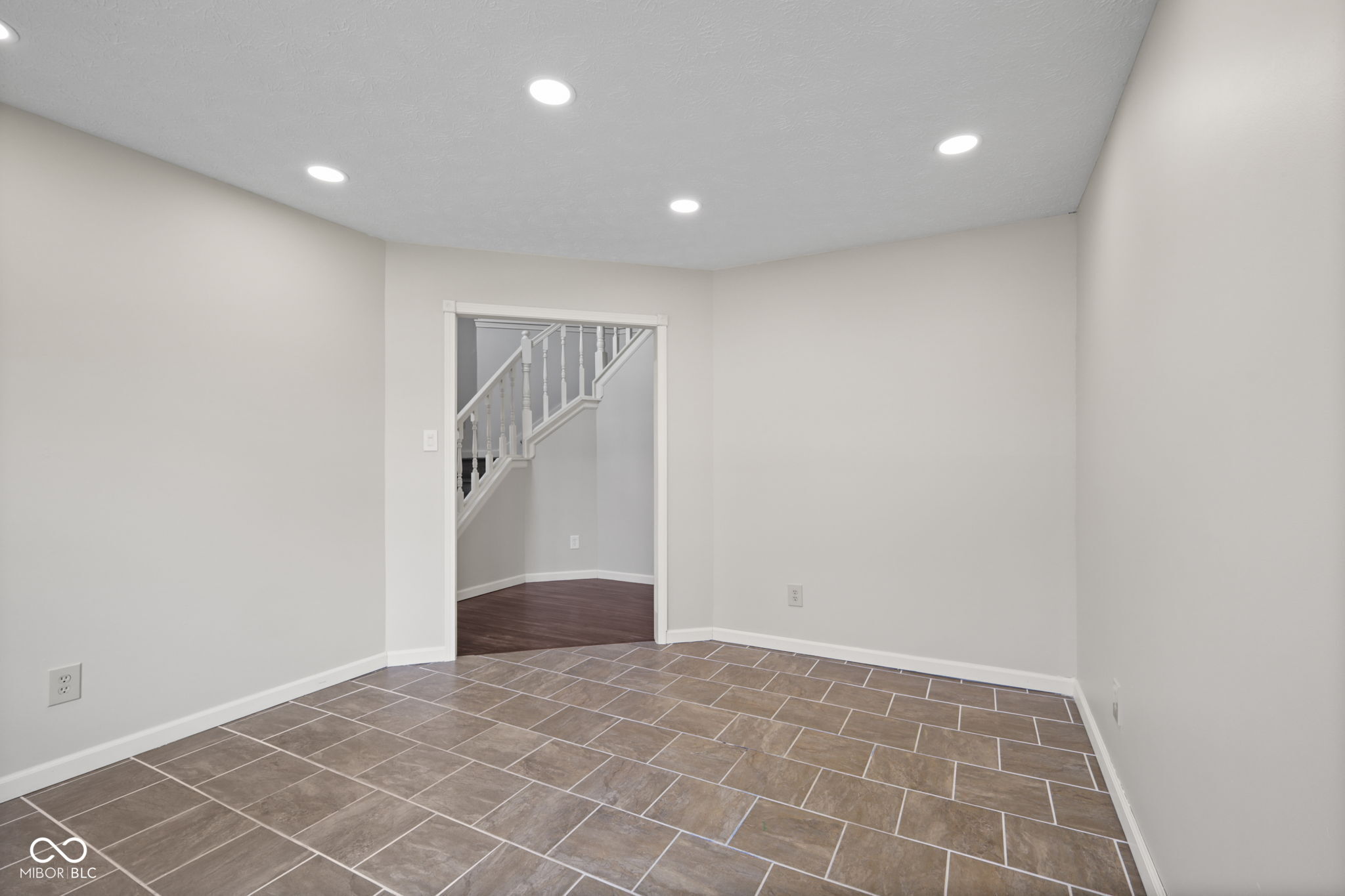 7975 Meadow Bend Circle