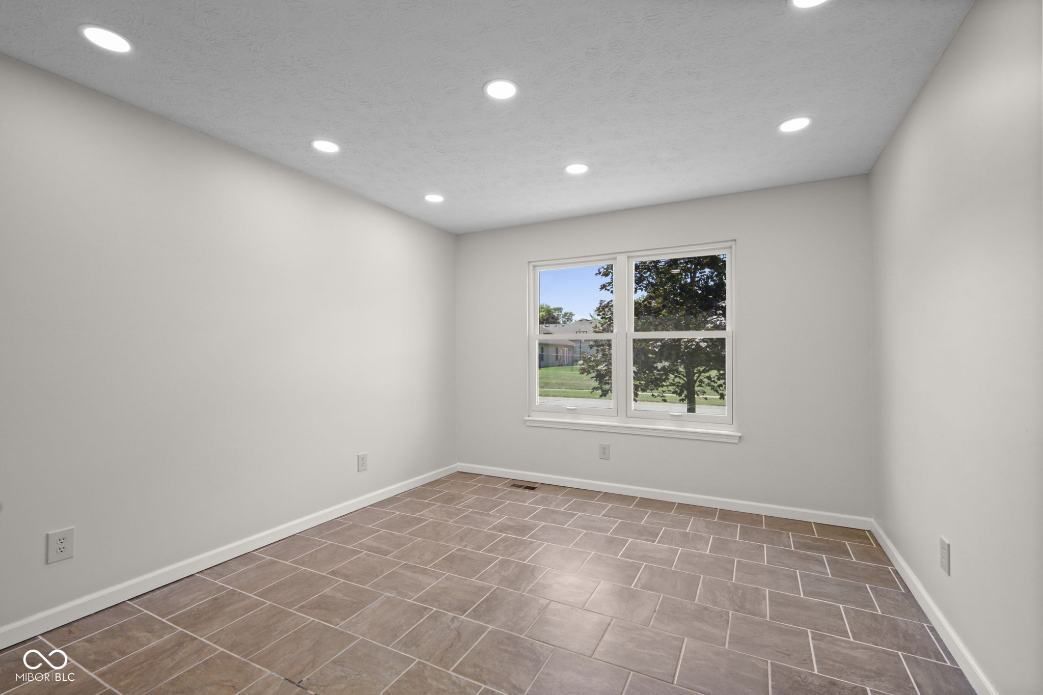 7975 Meadow Bend Circle