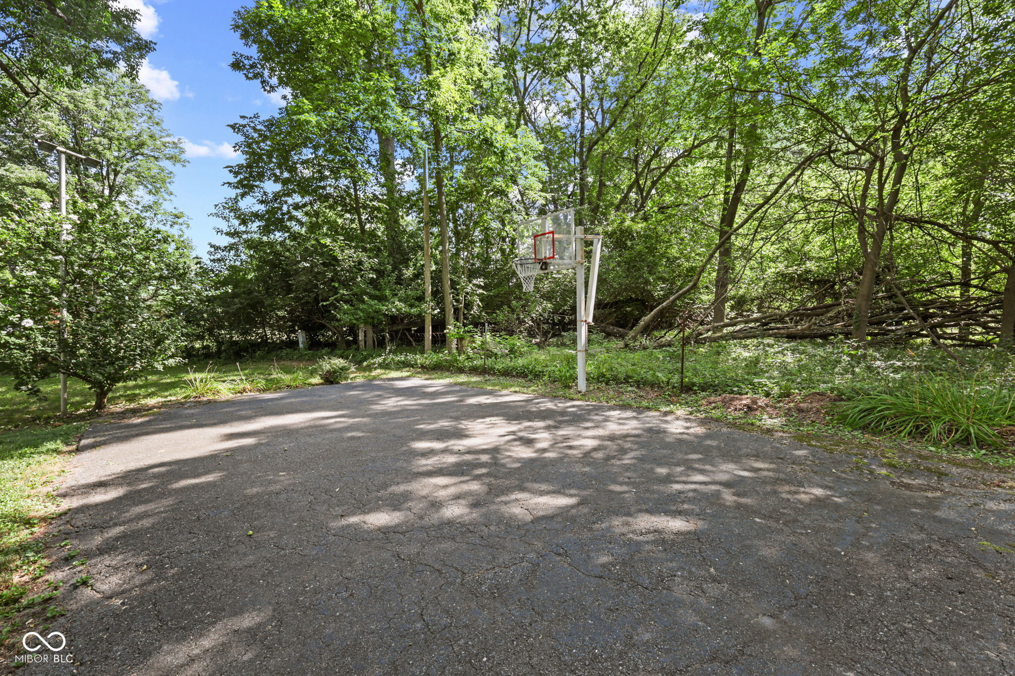 1901 Skyline Drive