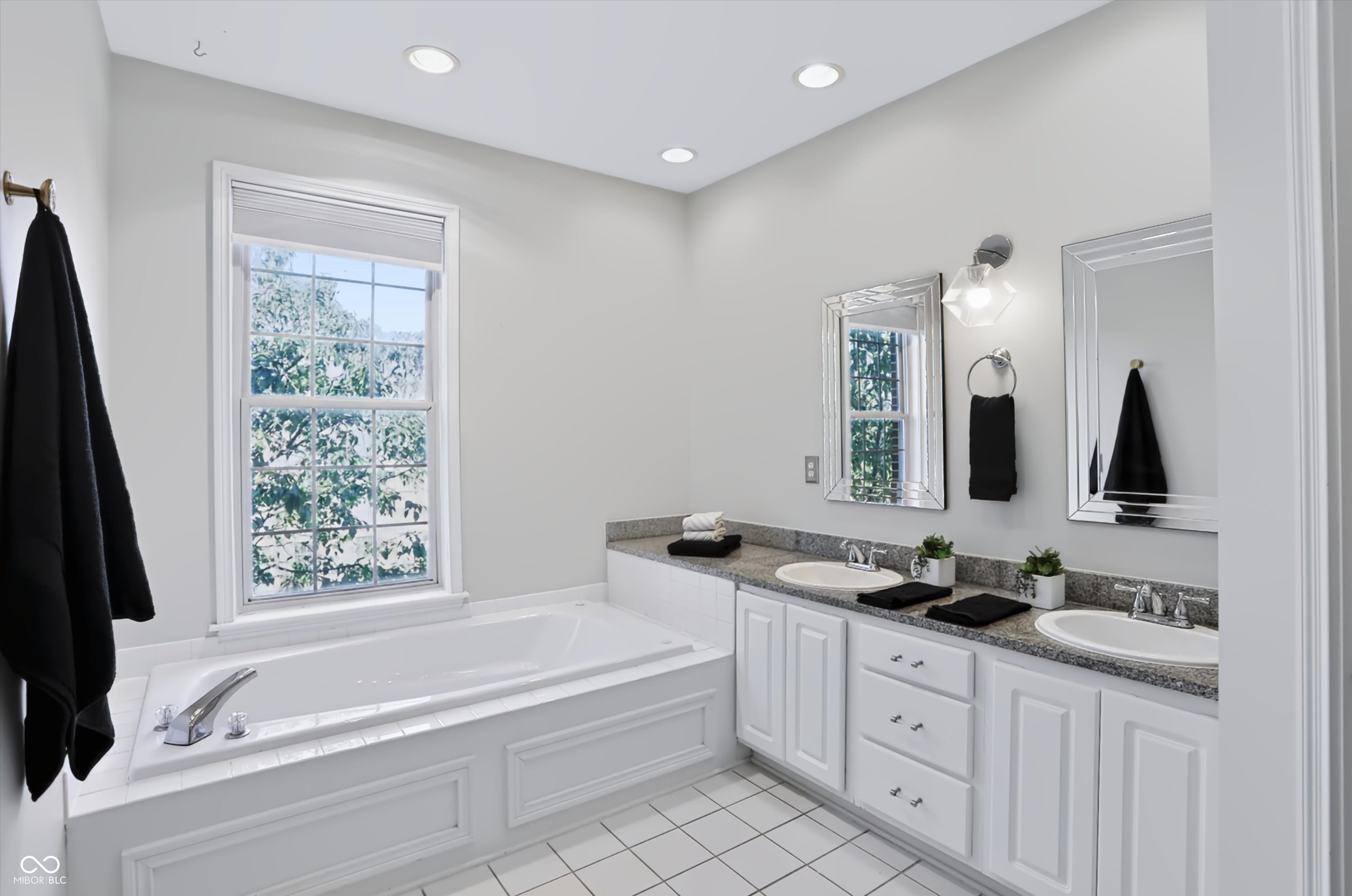 219 N New Jersey Street Unit: 219D