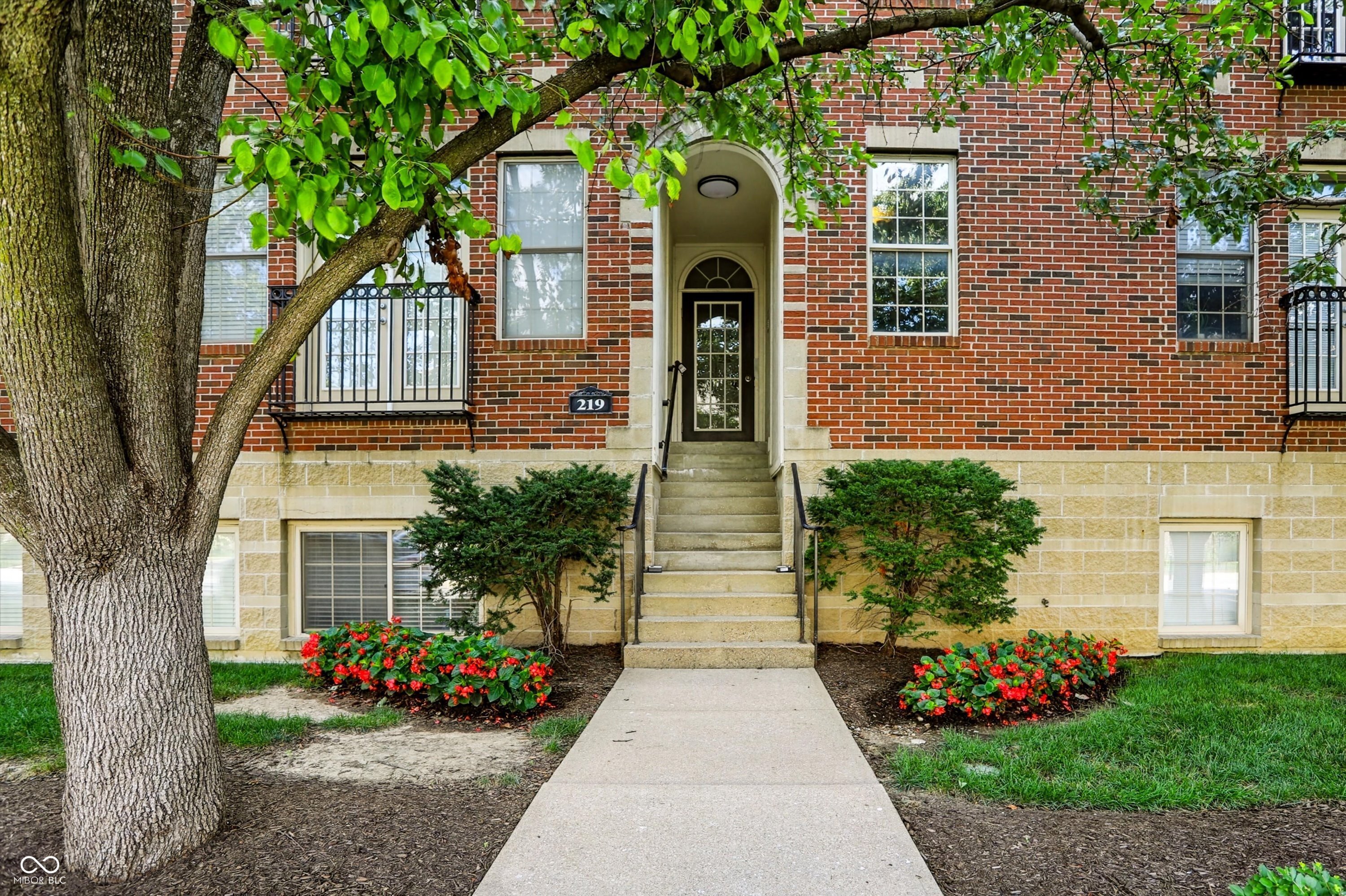 219 N New Jersey Street Unit: 219D