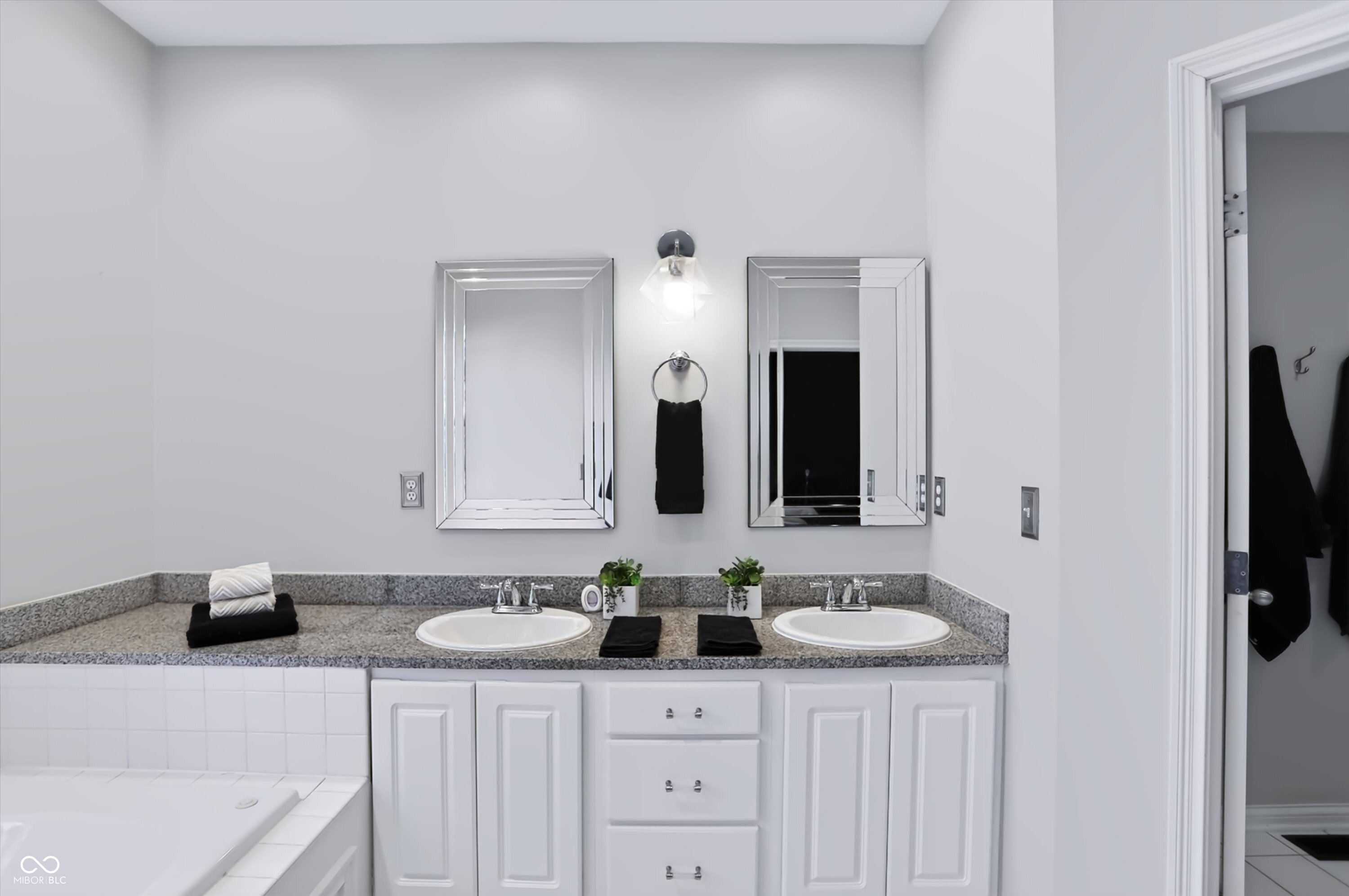 219 N New Jersey Street Unit: 219D