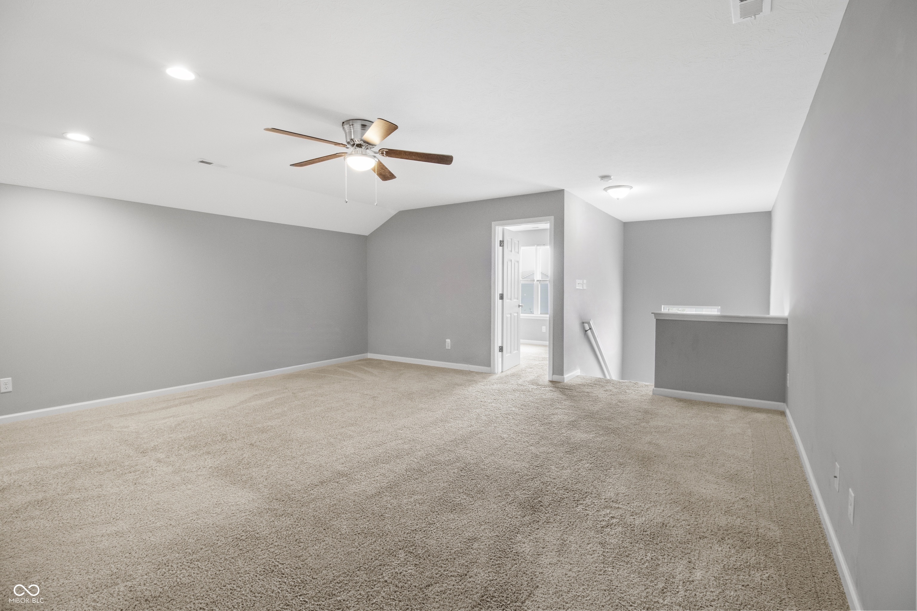 6582 Giles Boulevard