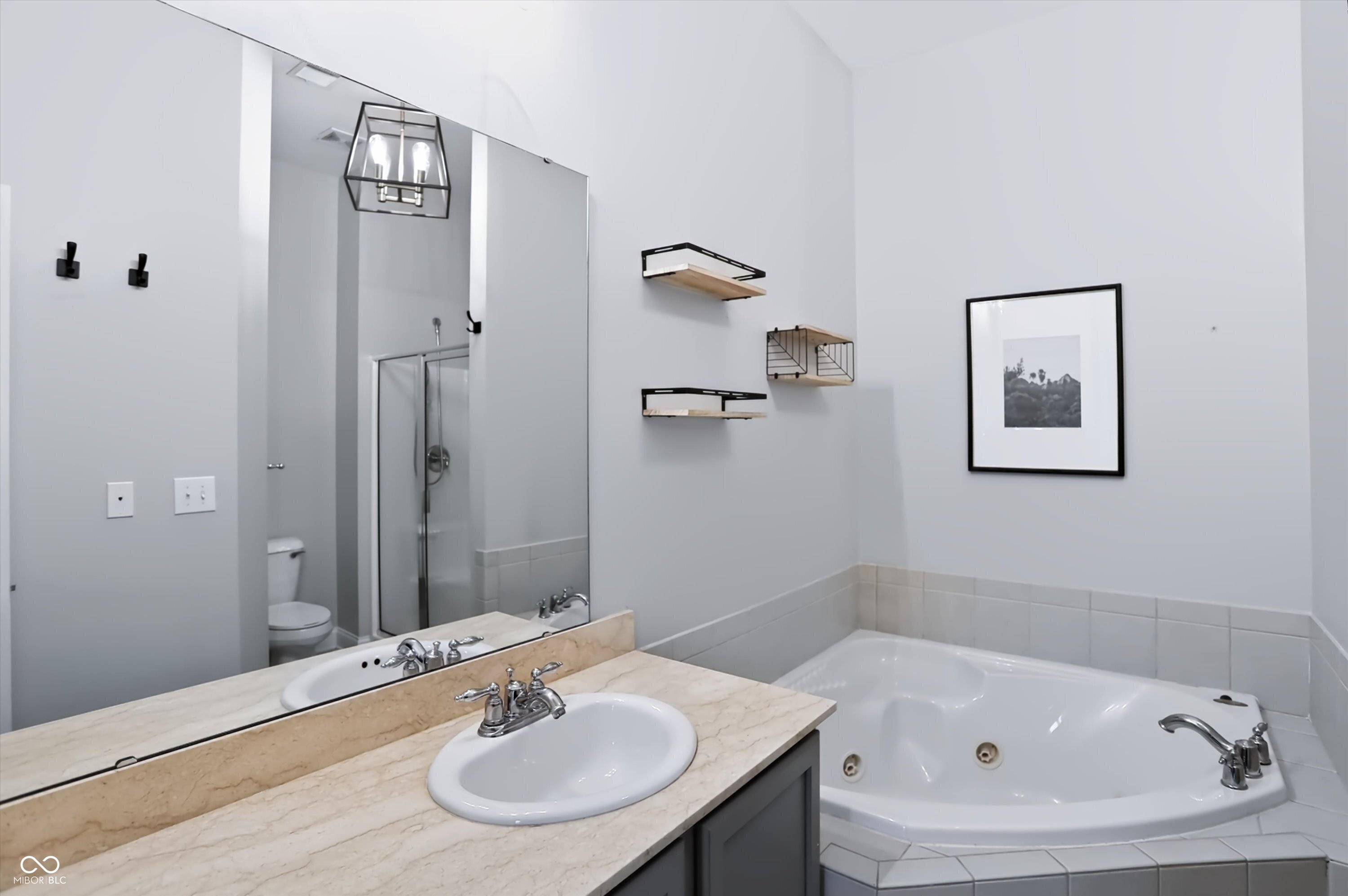450 E Ohio Street Unit: APT 310