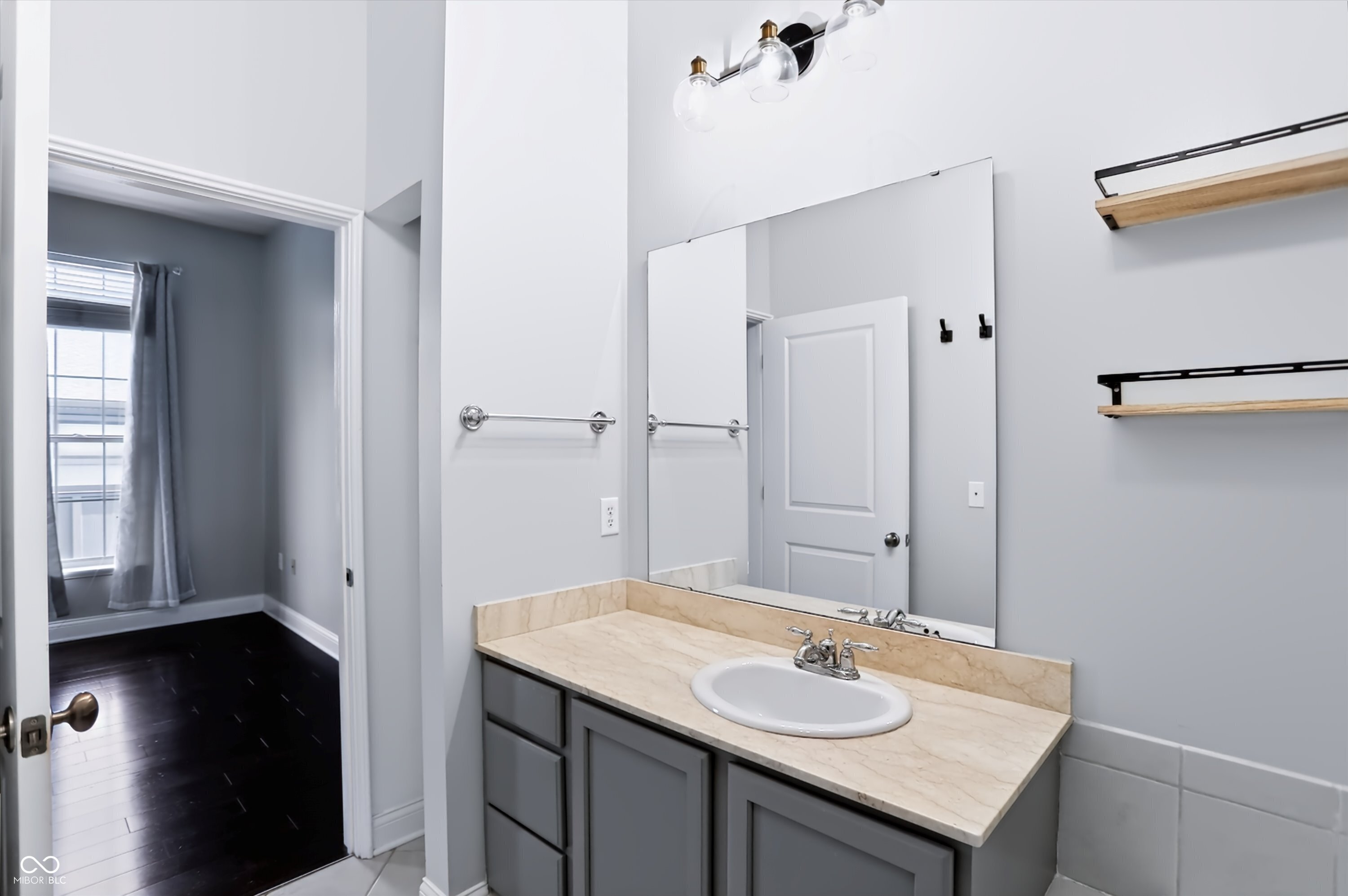 450 E Ohio Street Unit: APT 310