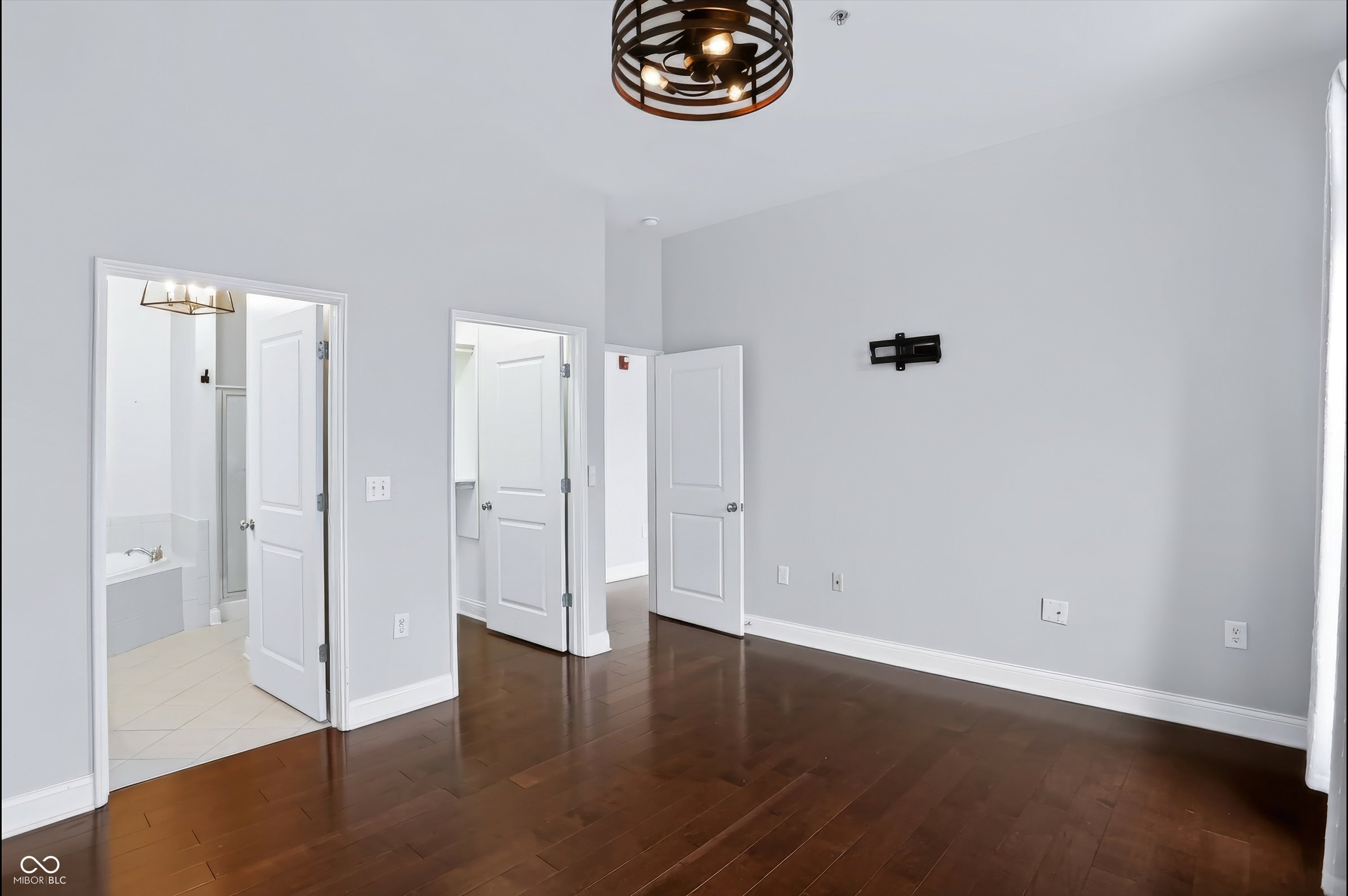 450 E Ohio Street Unit: APT 310