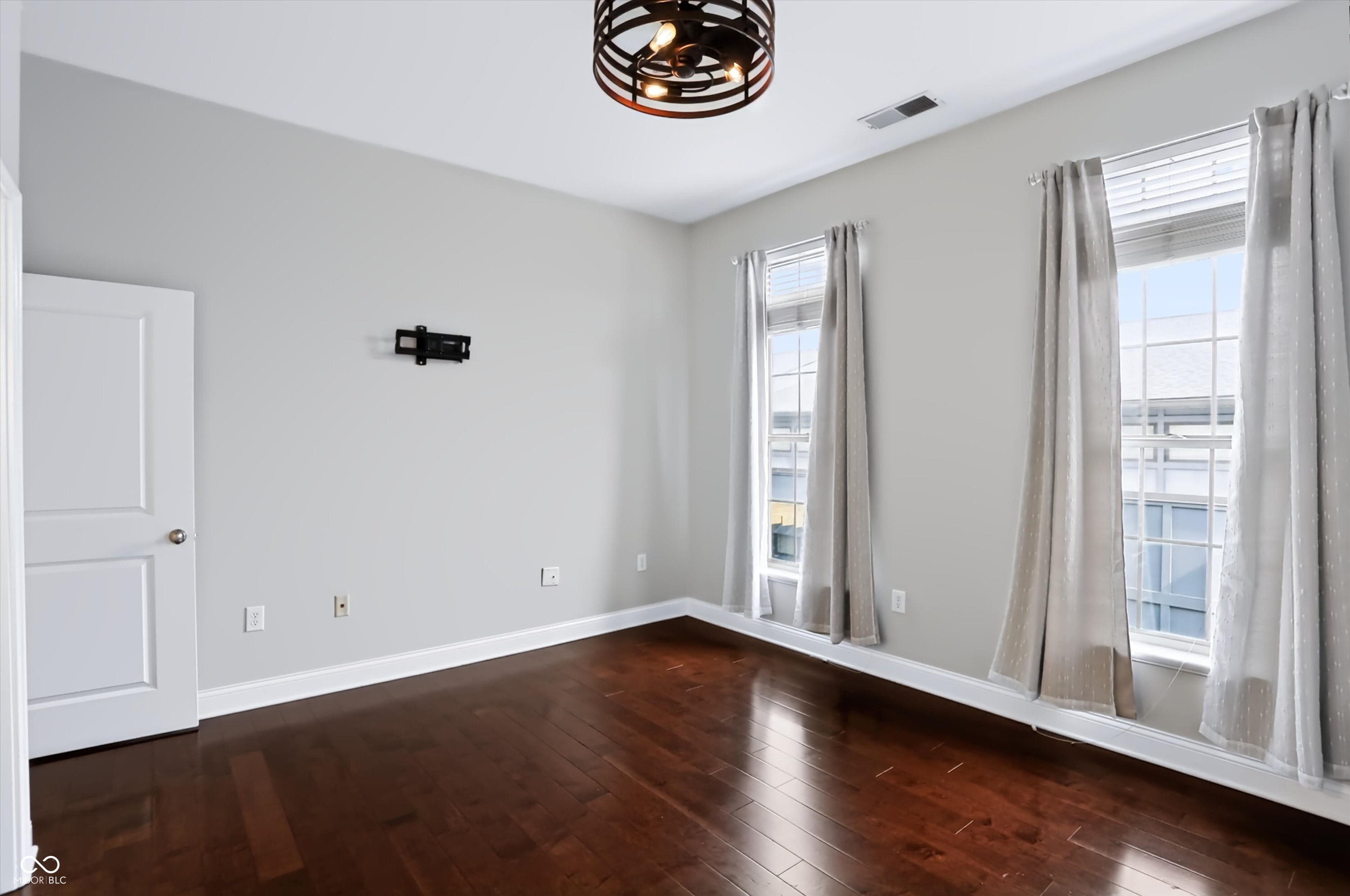 450 E Ohio Street Unit: APT 310