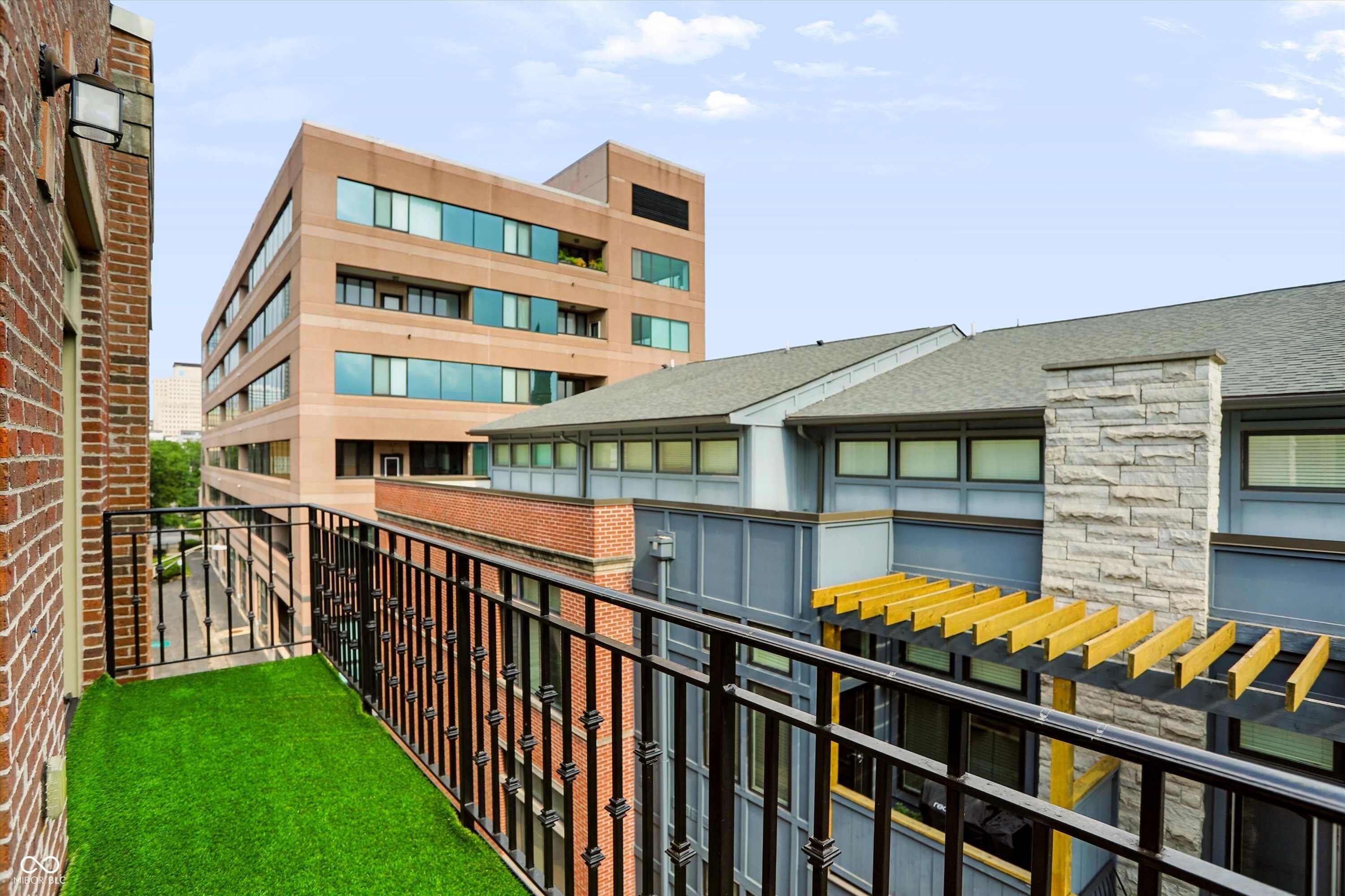 450 E Ohio Street Unit: APT 310