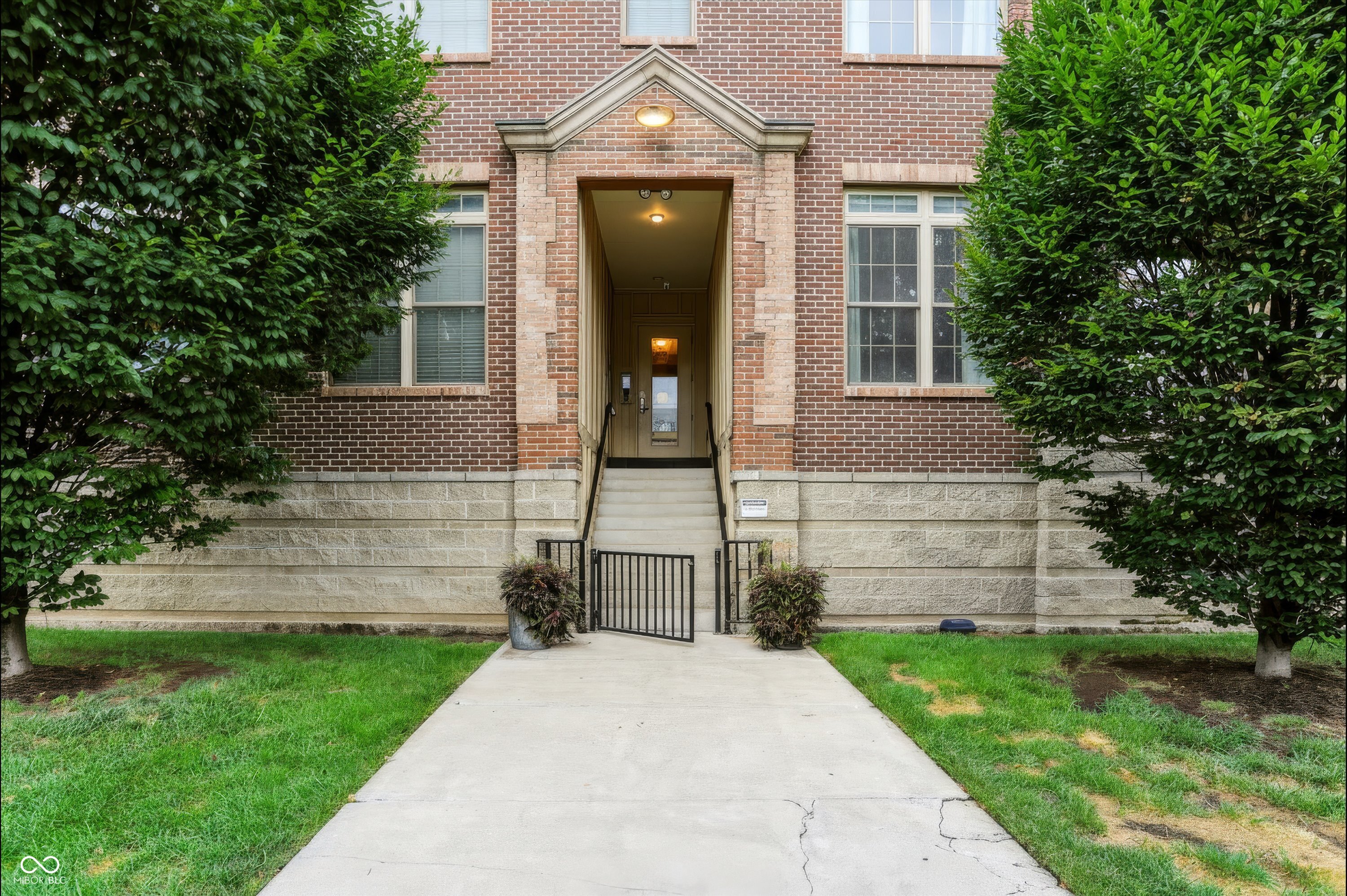 450 E Ohio Street Unit: APT 310