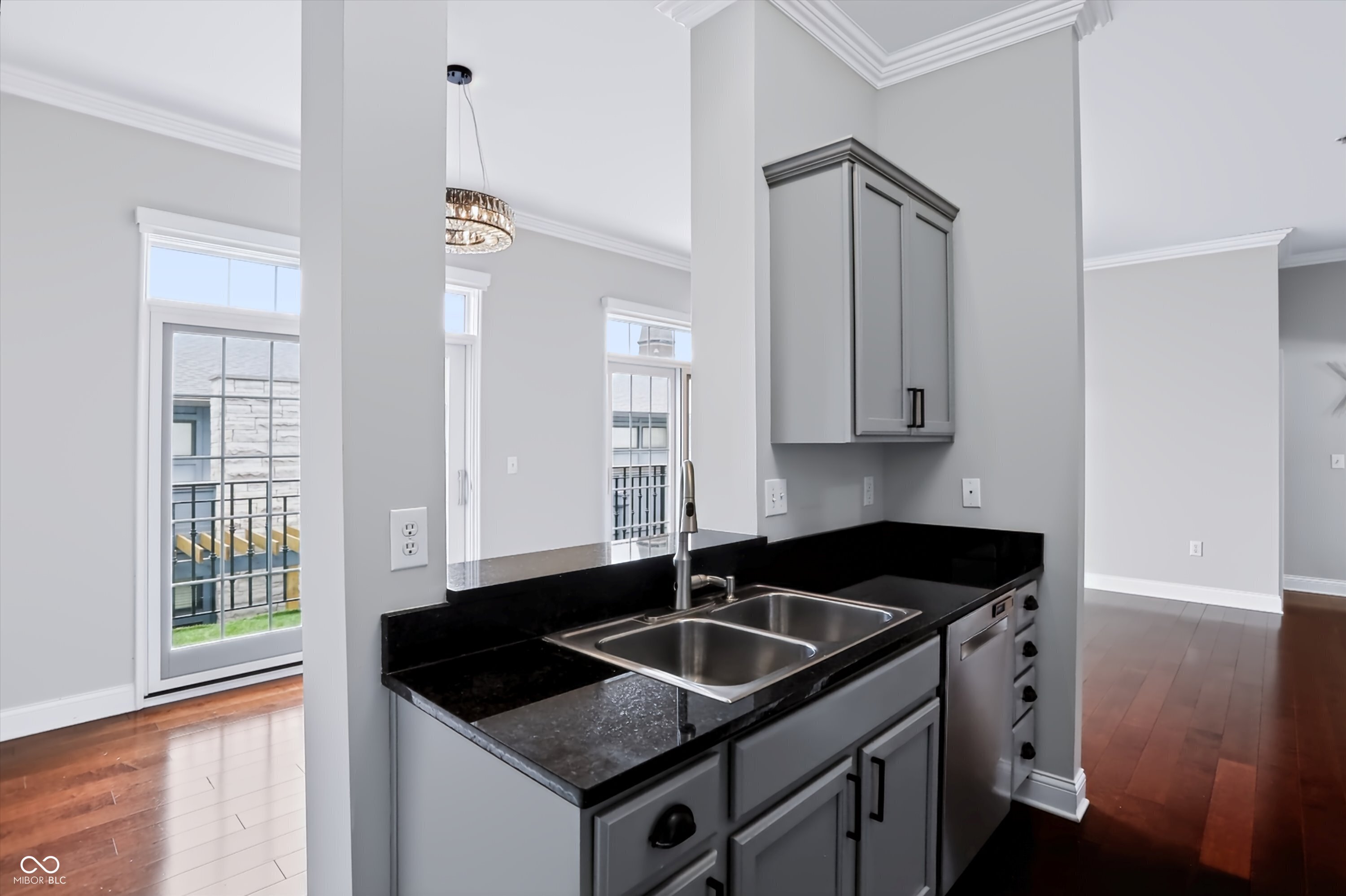 450 E Ohio Street Unit: APT 310