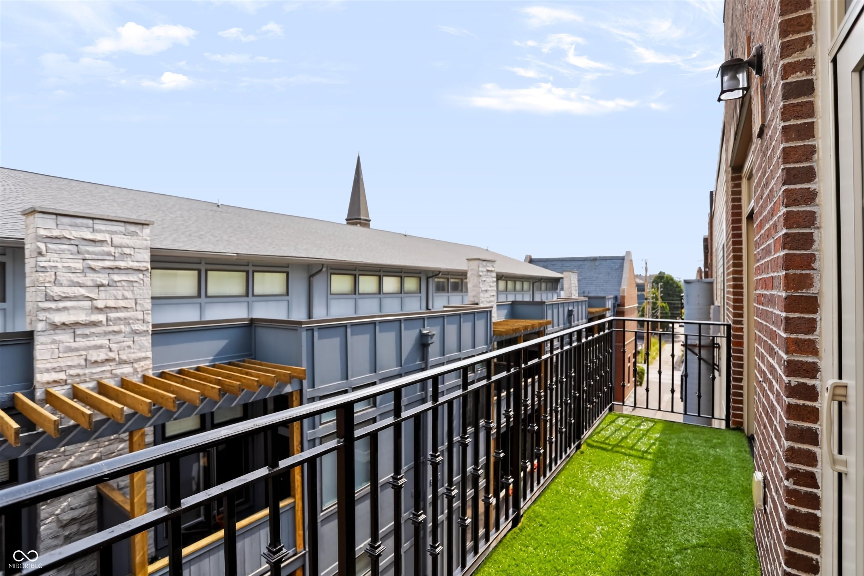 450 E Ohio Street Unit: APT 310