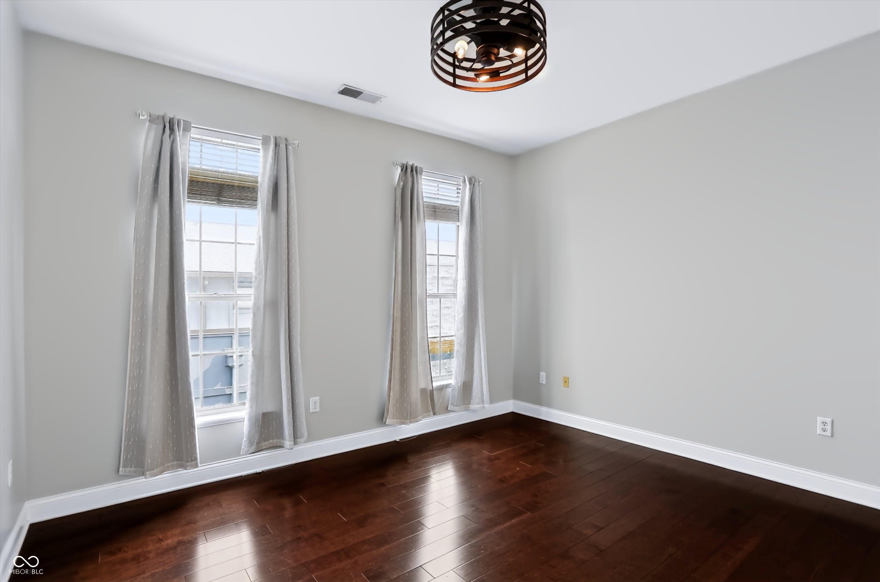 450 E Ohio Street Unit: APT 310