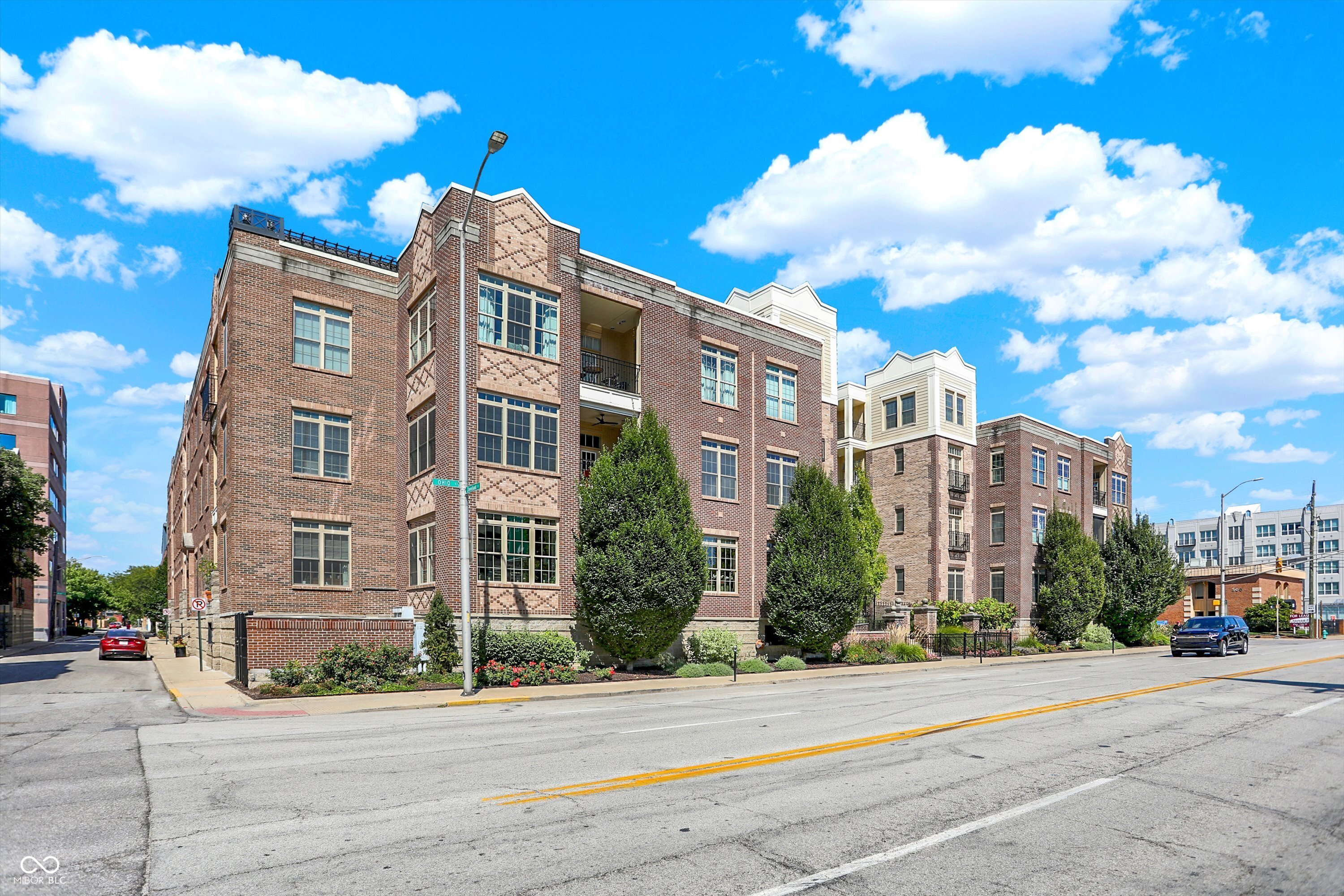 450 E Ohio Street Unit: APT 310