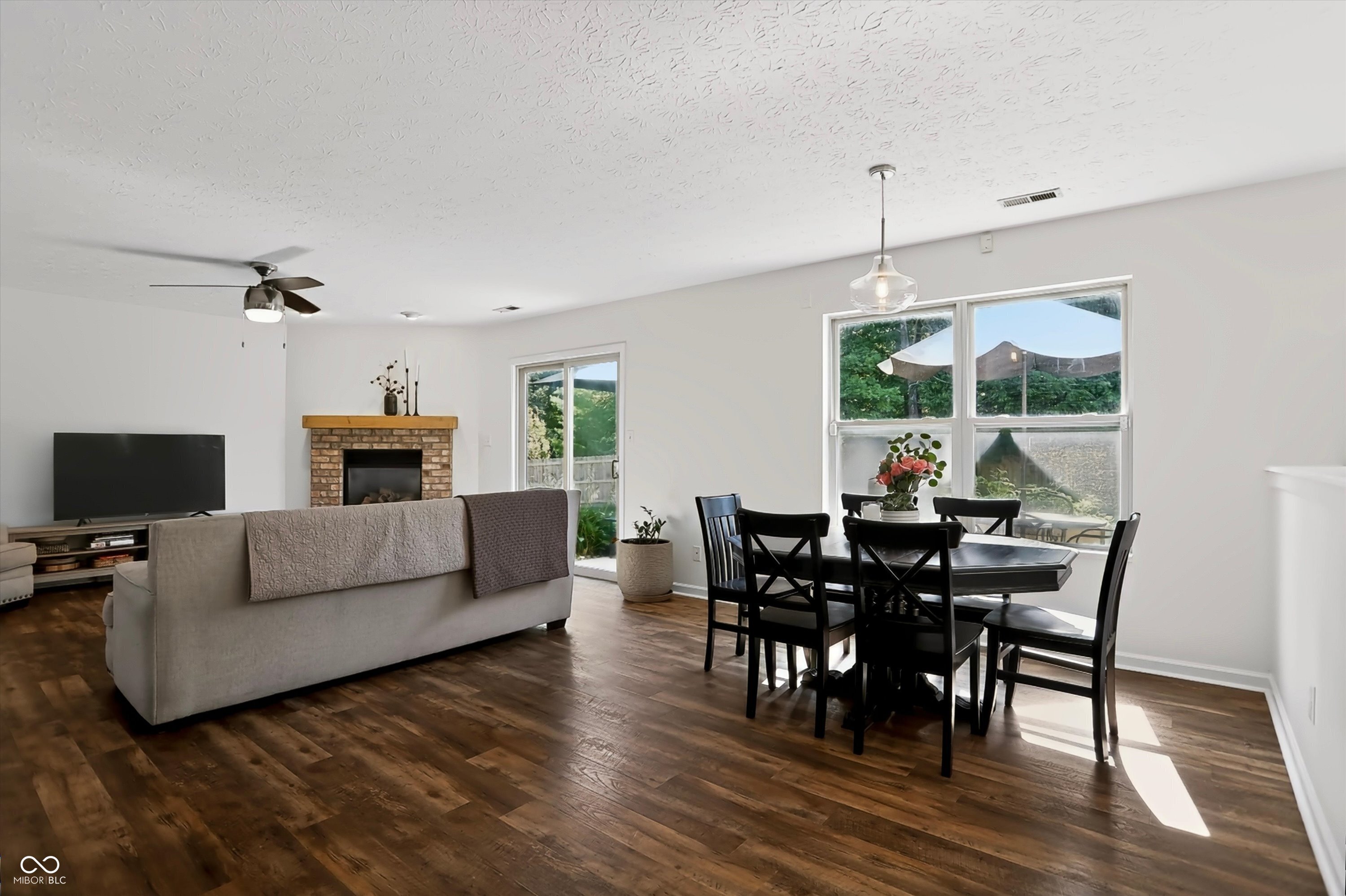 5423 Mesa Verde Drive