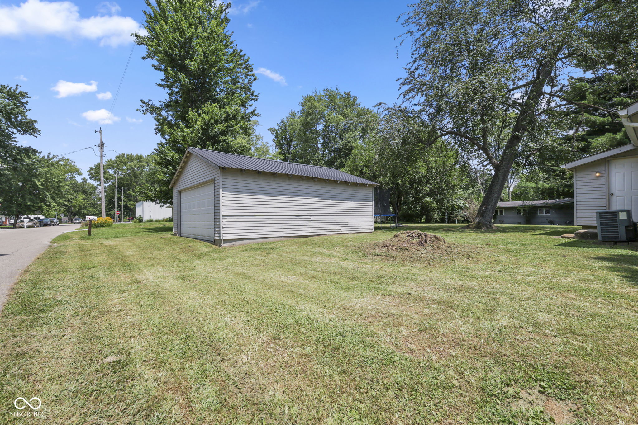 157 W Boone Street