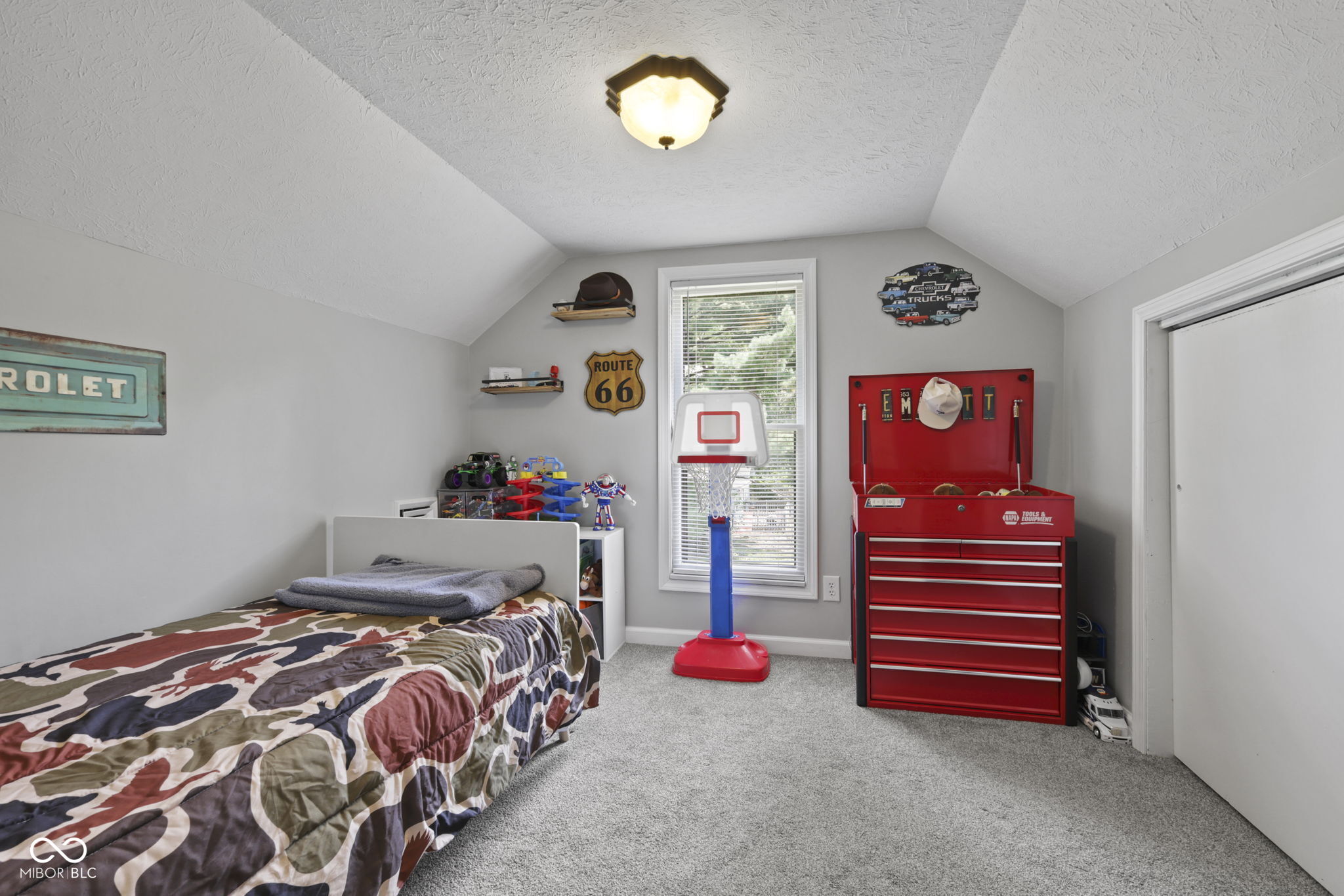 157 W Boone Street