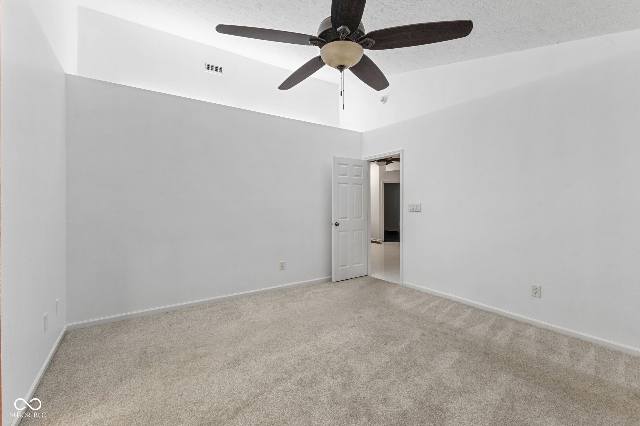 11115 Hunters Boulevard