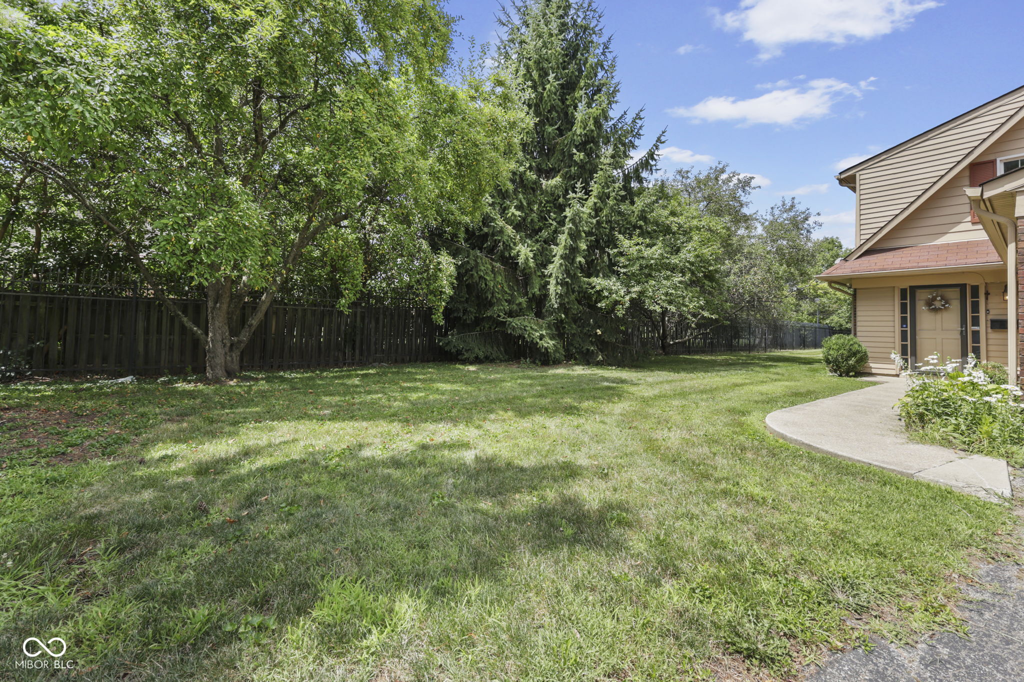 4632 London Drive