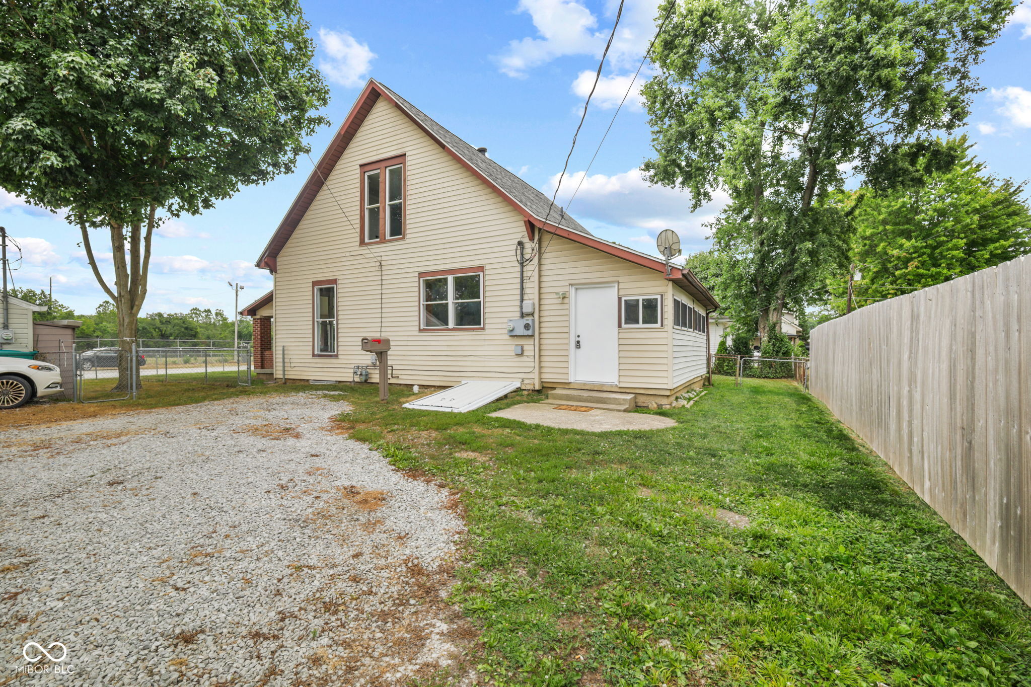 212 Indianapolis Road