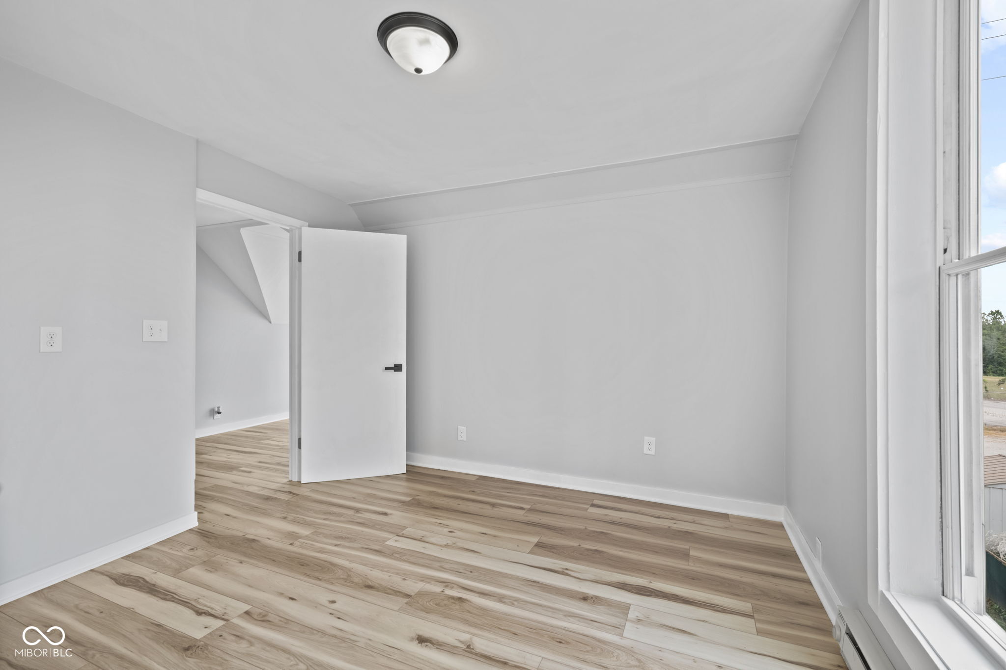 212 Indianapolis Road