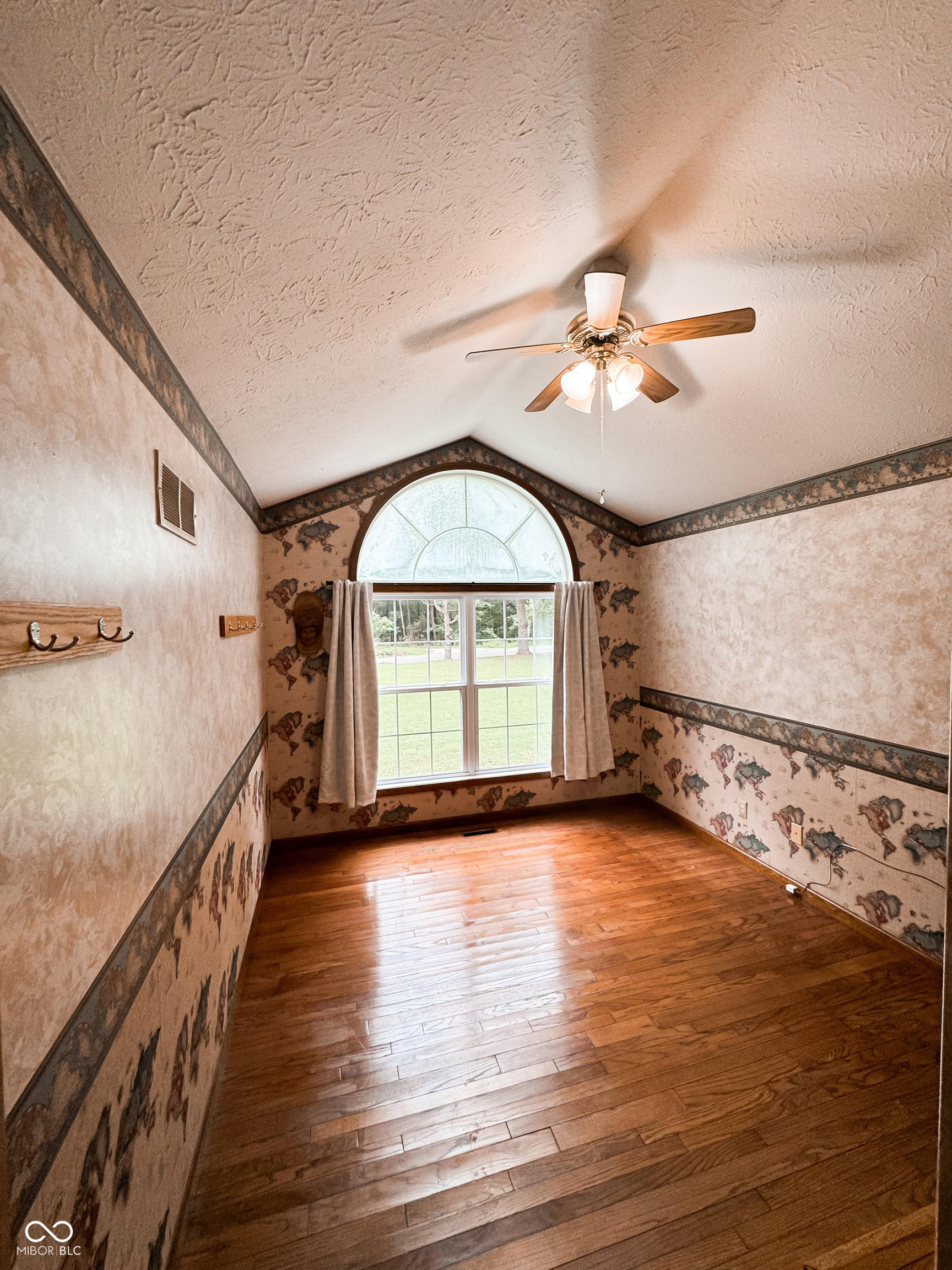 2300 W Three Story Hill Road