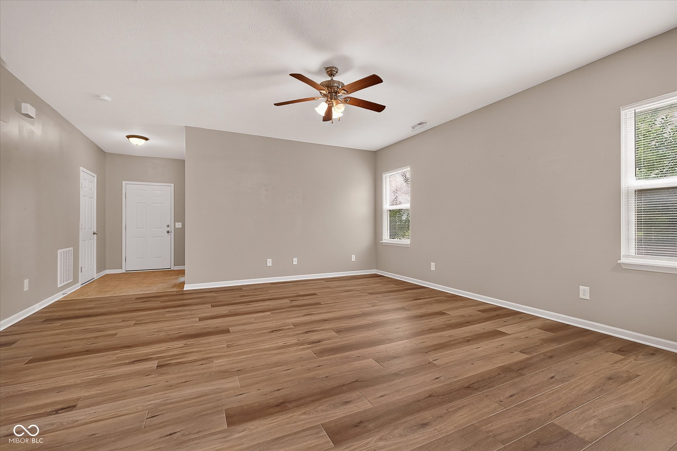 8922 N Springview Drive